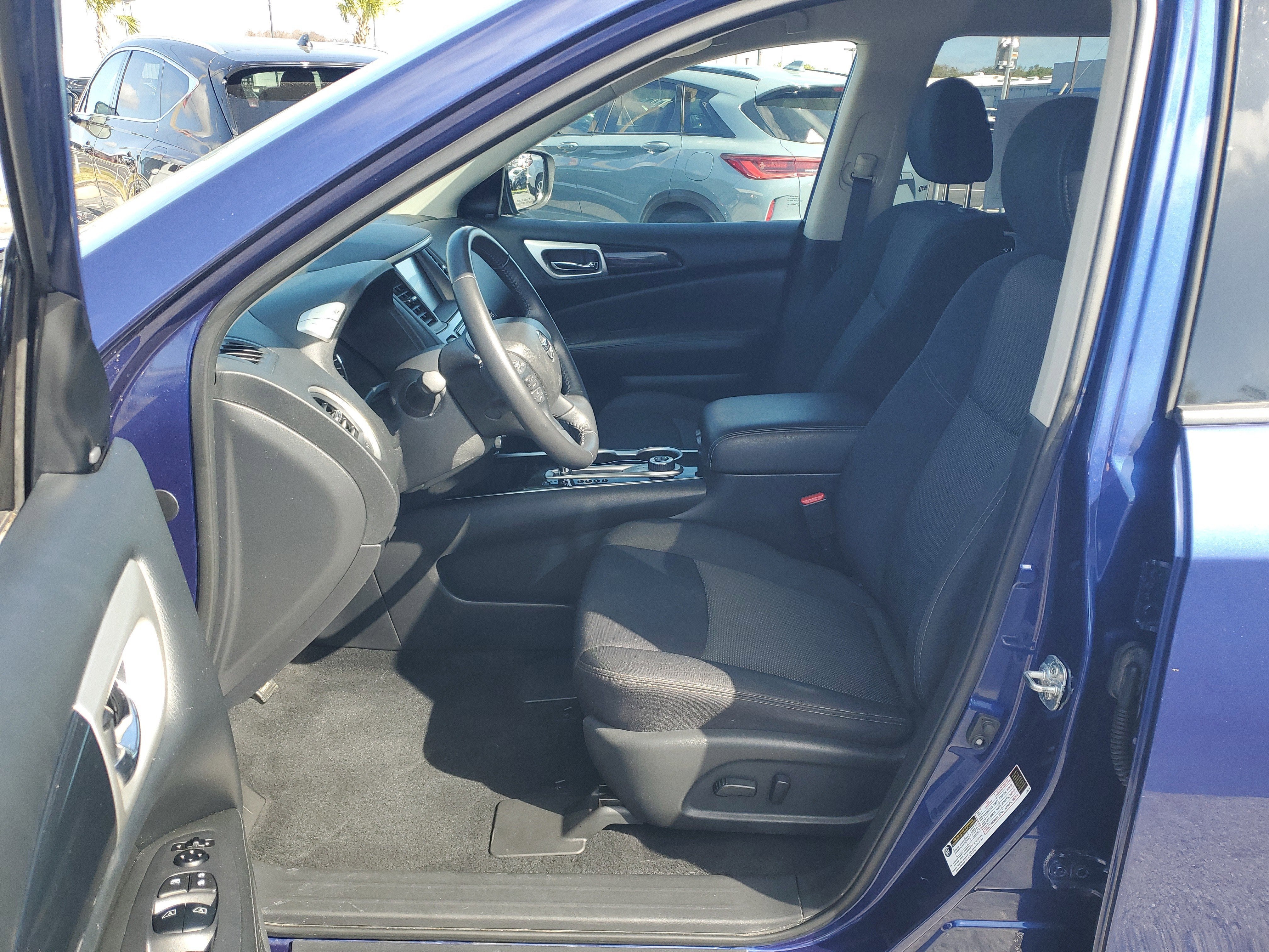 2019 Nissan Pathfinder SV