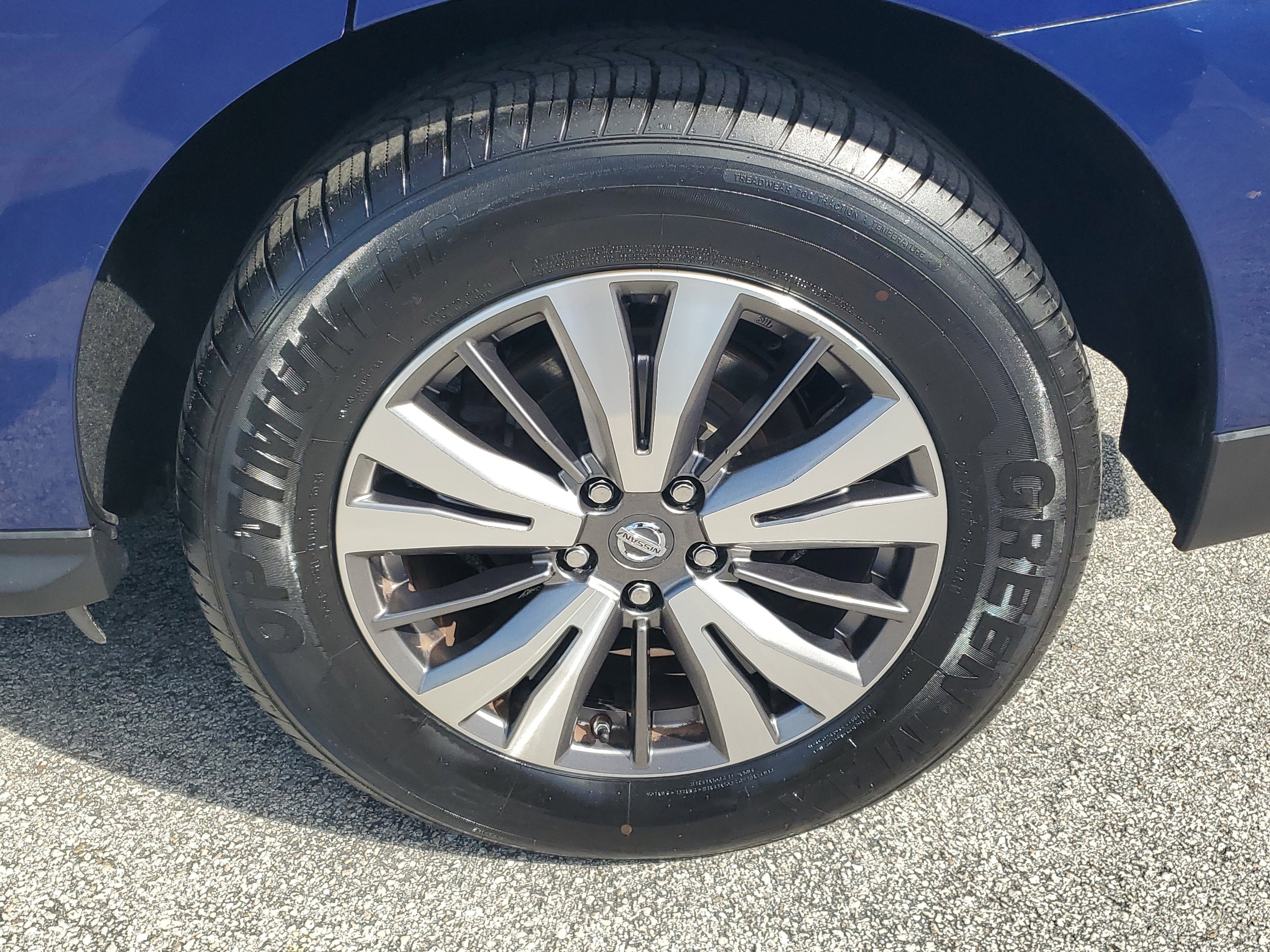 2019 Nissan Pathfinder SV