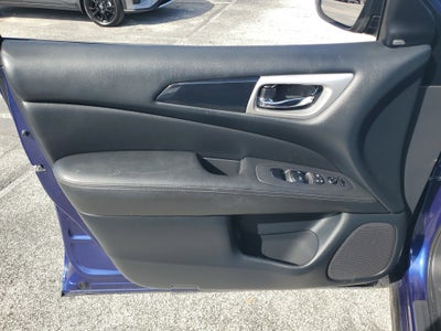 2019 Nissan Pathfinder SV