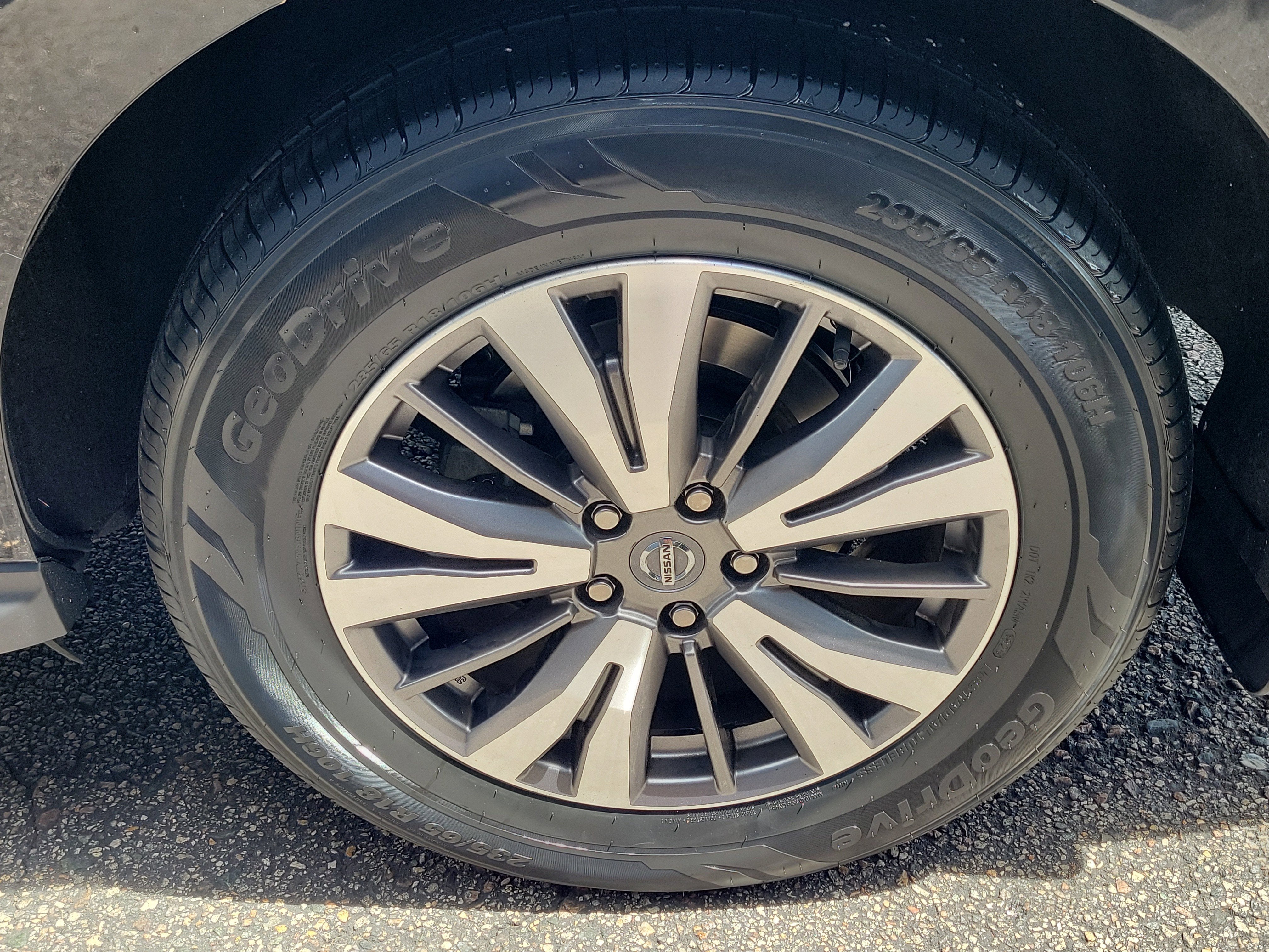 2019 Nissan Pathfinder SV
