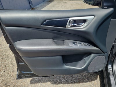 2019 Nissan Pathfinder SV