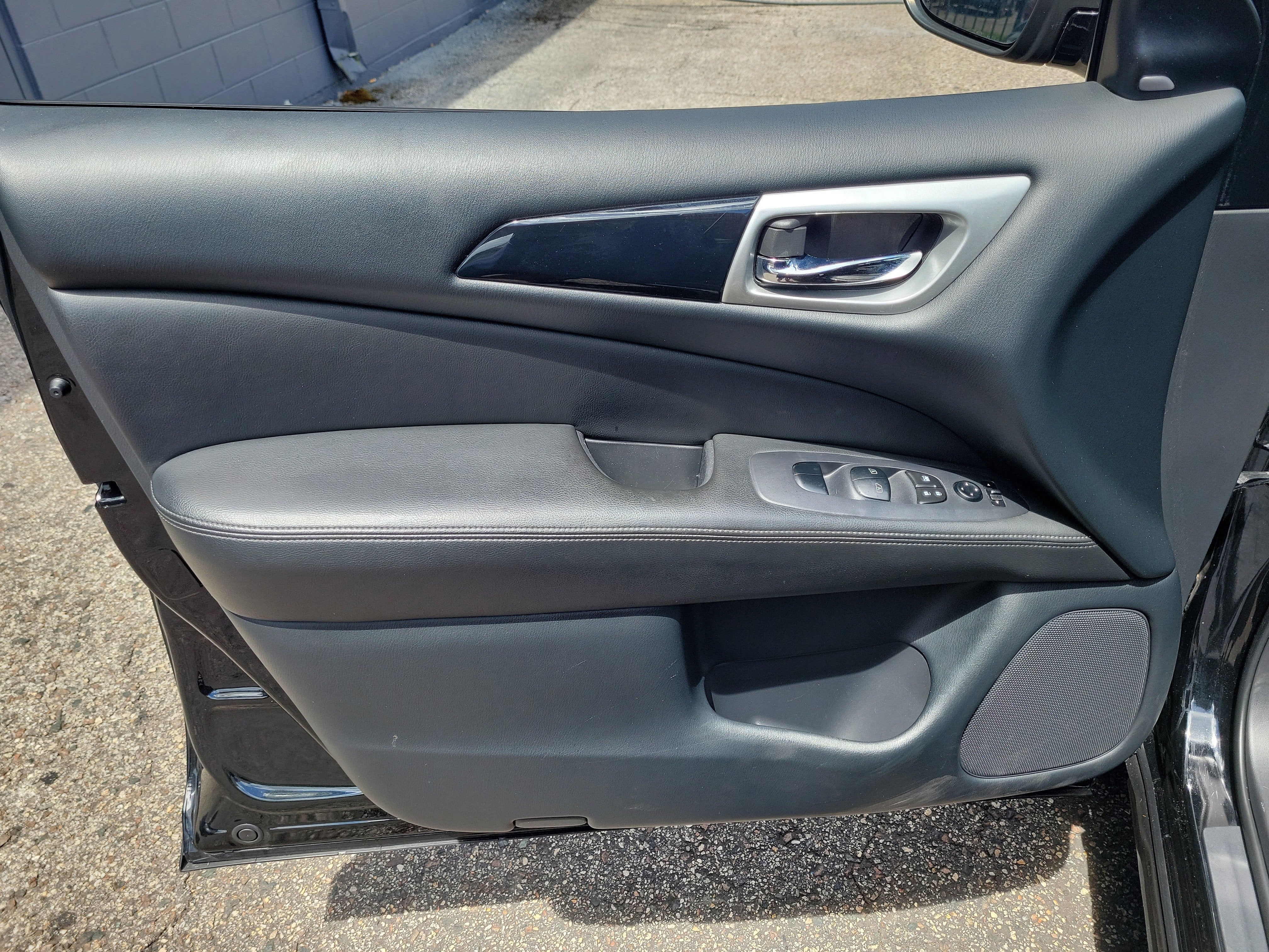2019 Nissan Pathfinder SV