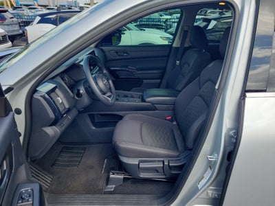 2025 Nissan Pathfinder S