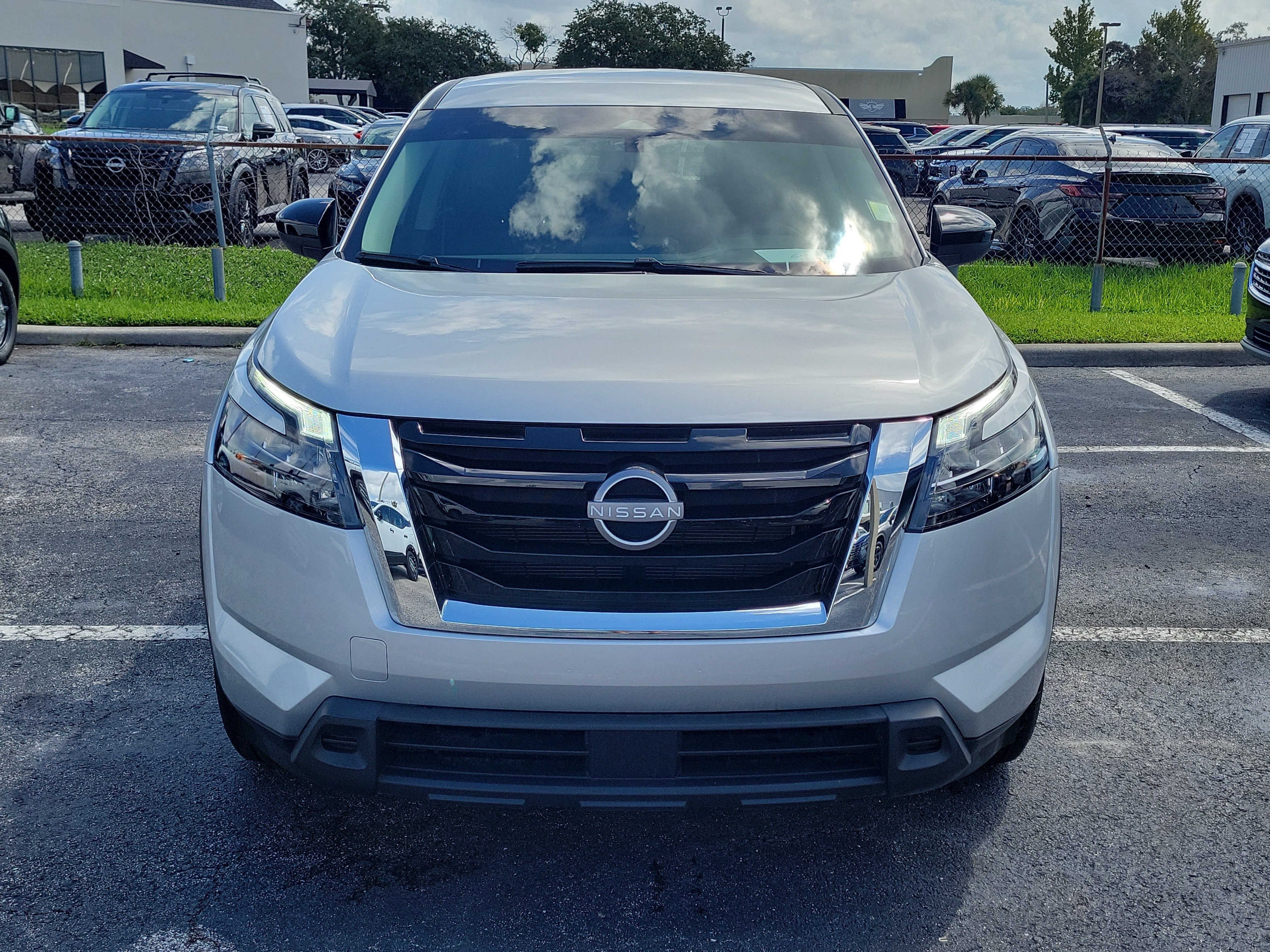 2025 Nissan Pathfinder S
