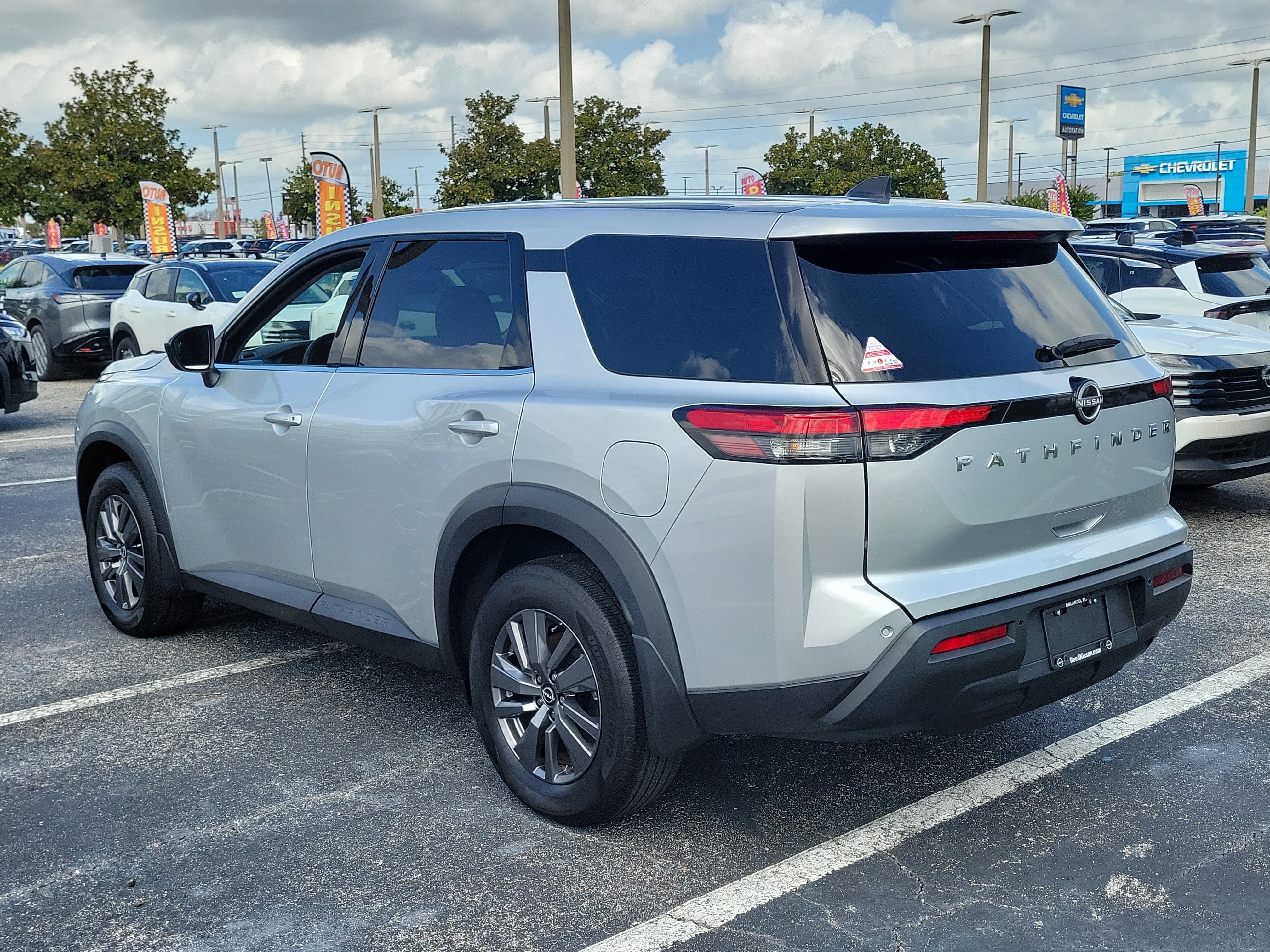 2025 Nissan Pathfinder S