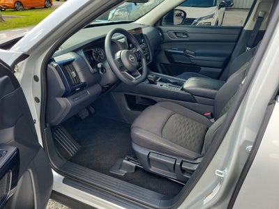 2025 Nissan Pathfinder S