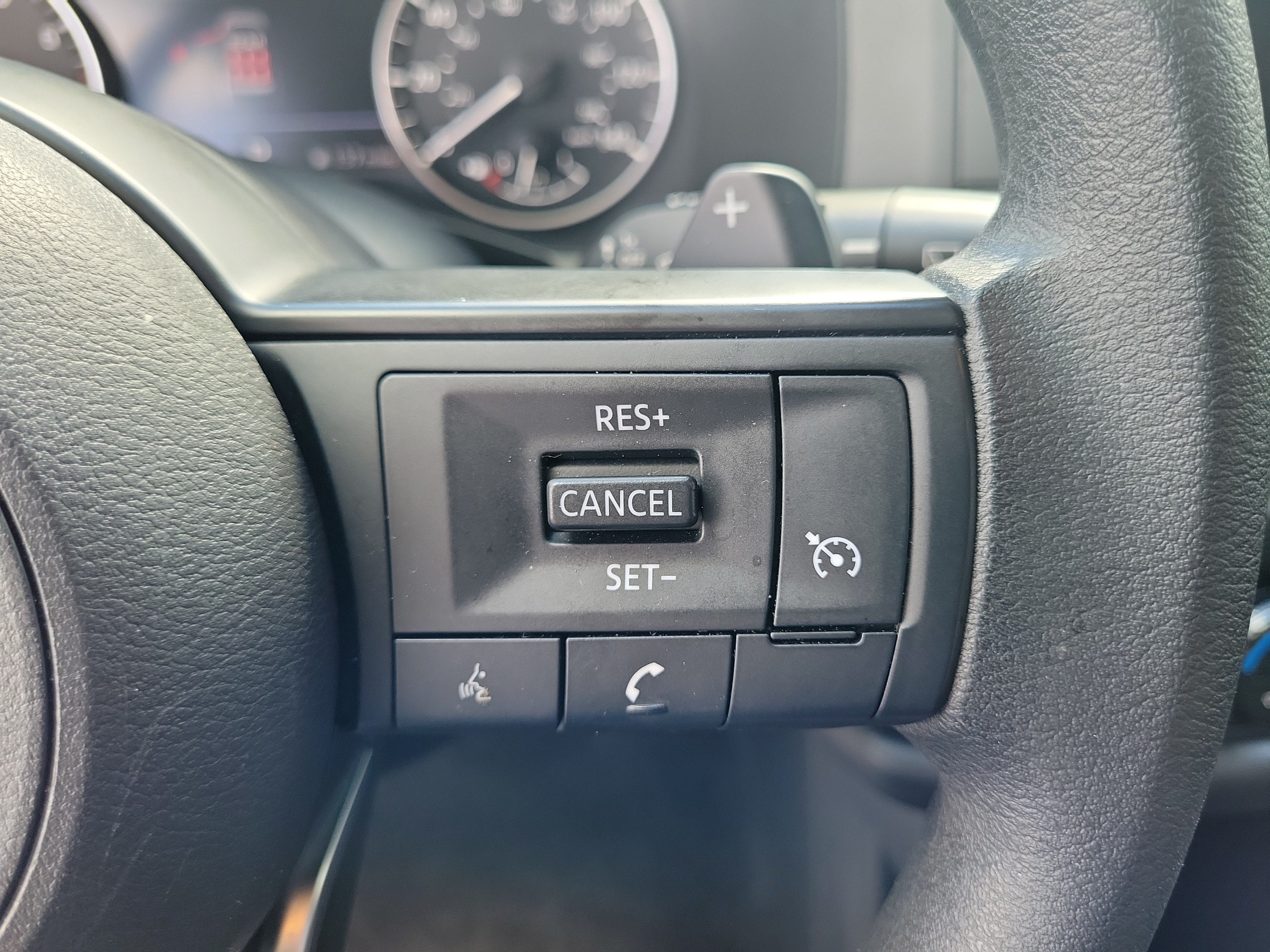 2025 Nissan Pathfinder S