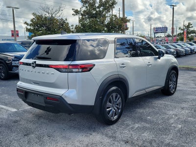 2025 Nissan Pathfinder S