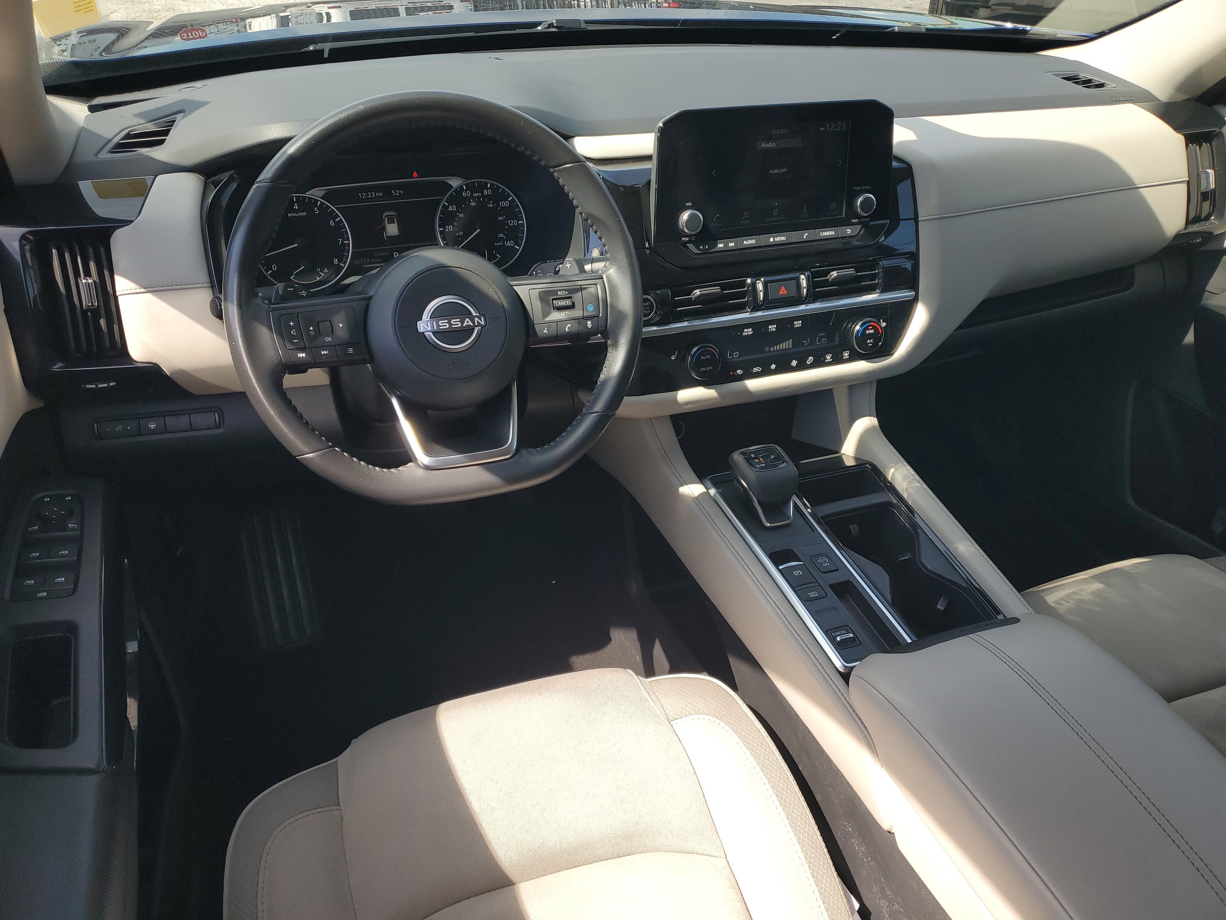 2024 Nissan Pathfinder SV