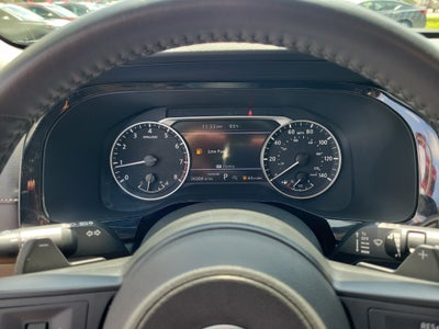 2024 Nissan Pathfinder SV