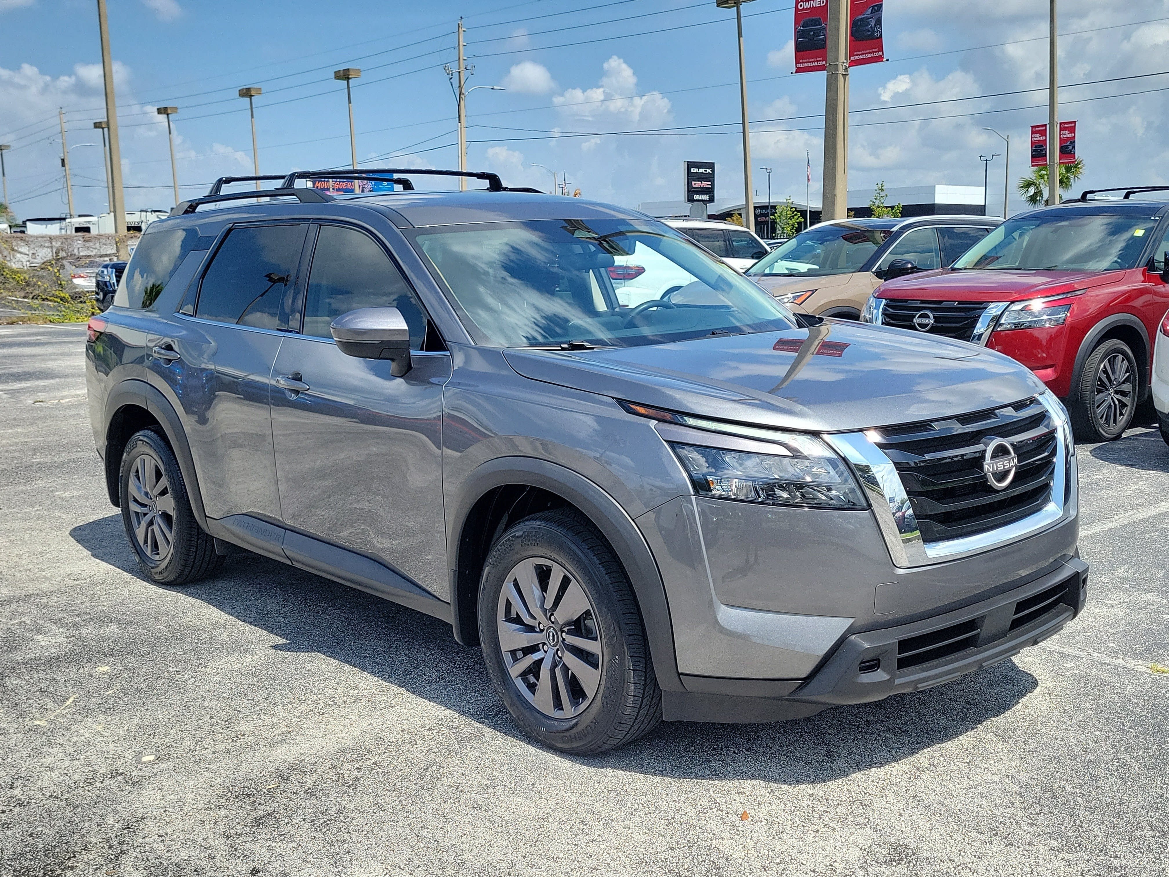 2024 Nissan Pathfinder SV