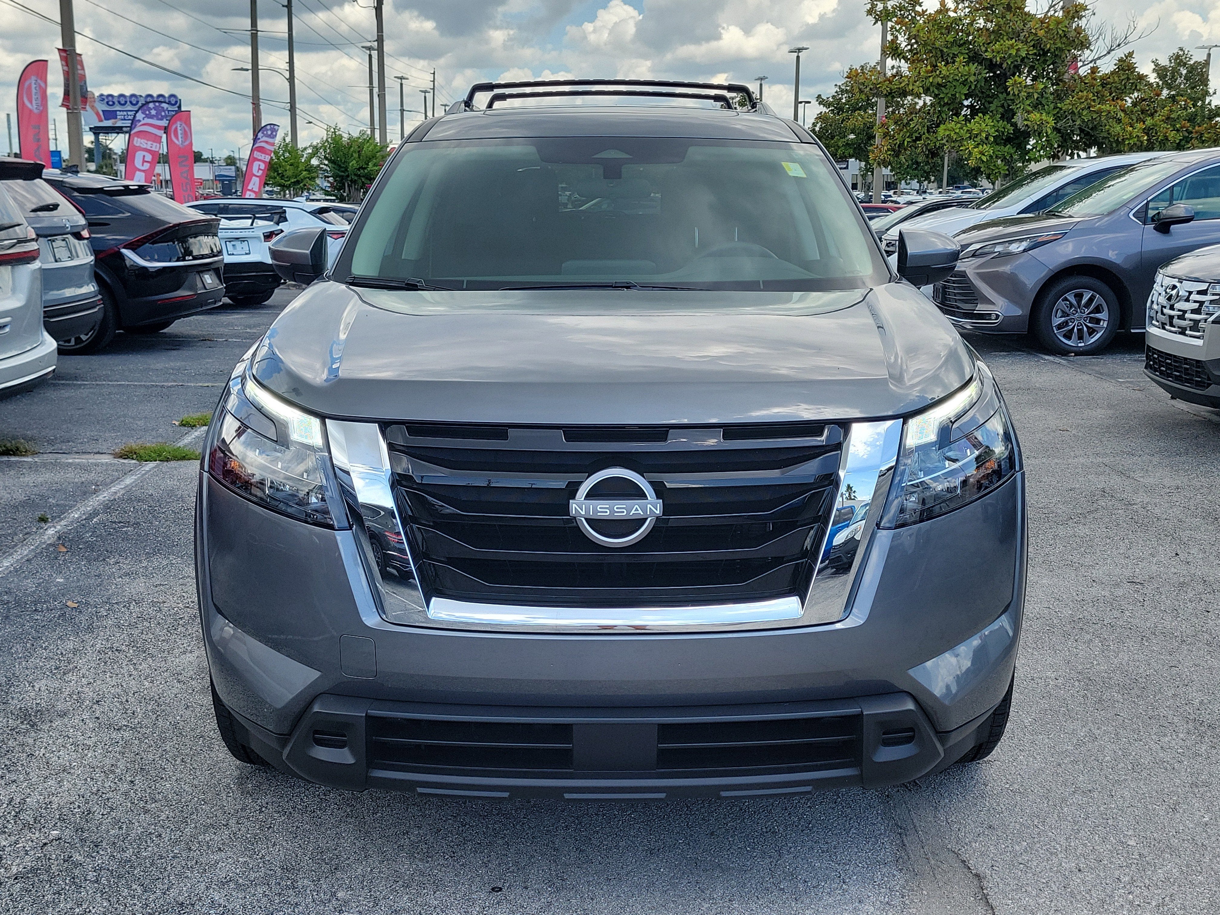 2025 Nissan Pathfinder SV