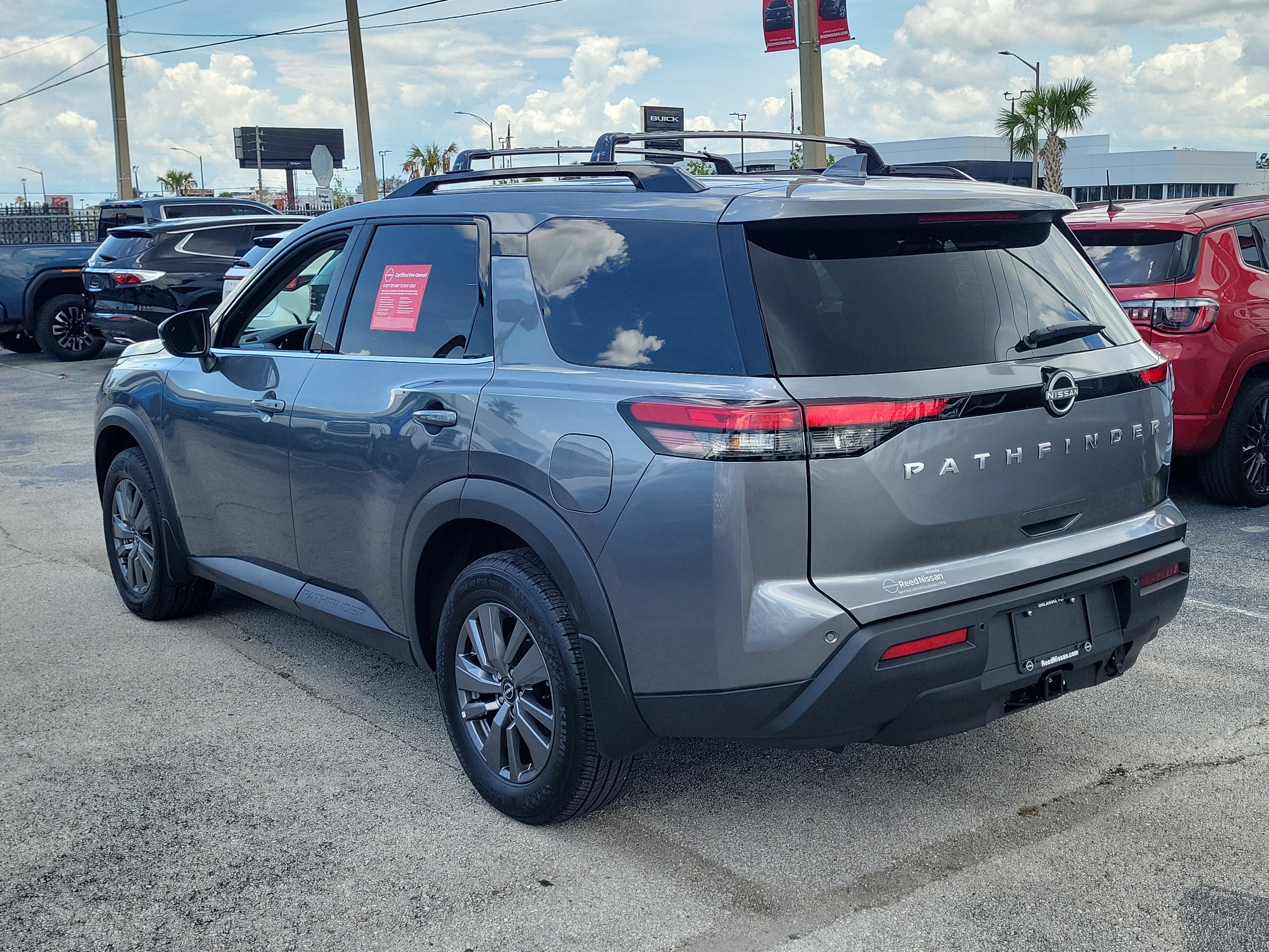 2025 Nissan Pathfinder SV