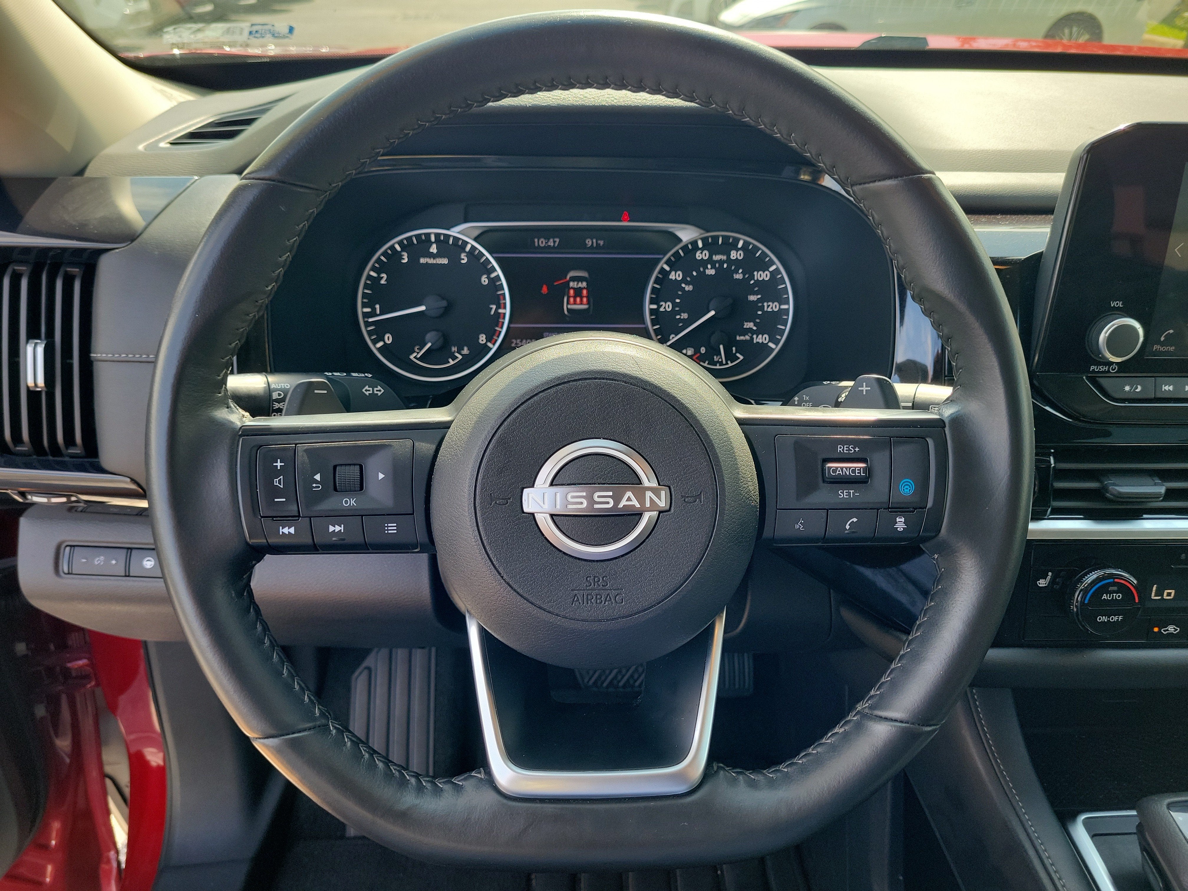 2024 Nissan Pathfinder SV