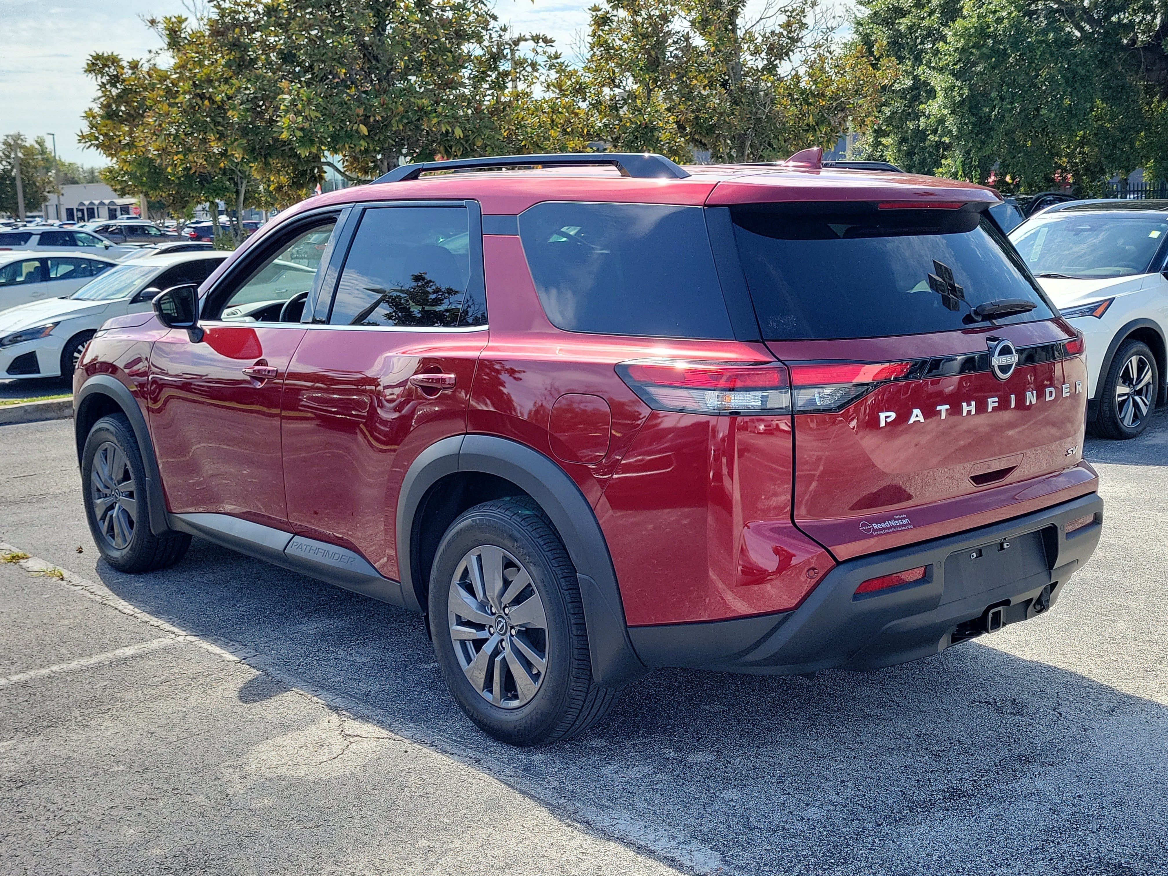 2024 Nissan Pathfinder SV