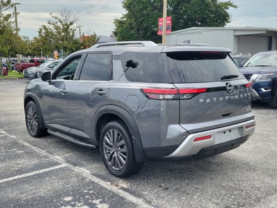 2024 Nissan Pathfinder SL