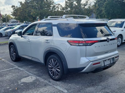 2024 Nissan Pathfinder SL