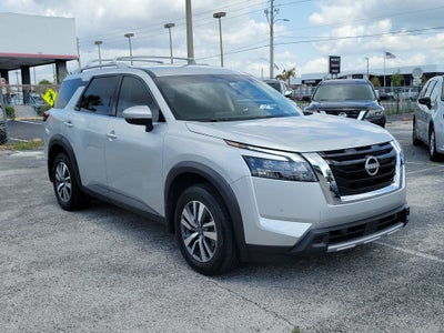 2025 Nissan Pathfinder SL