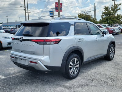 2025 Nissan Pathfinder SL