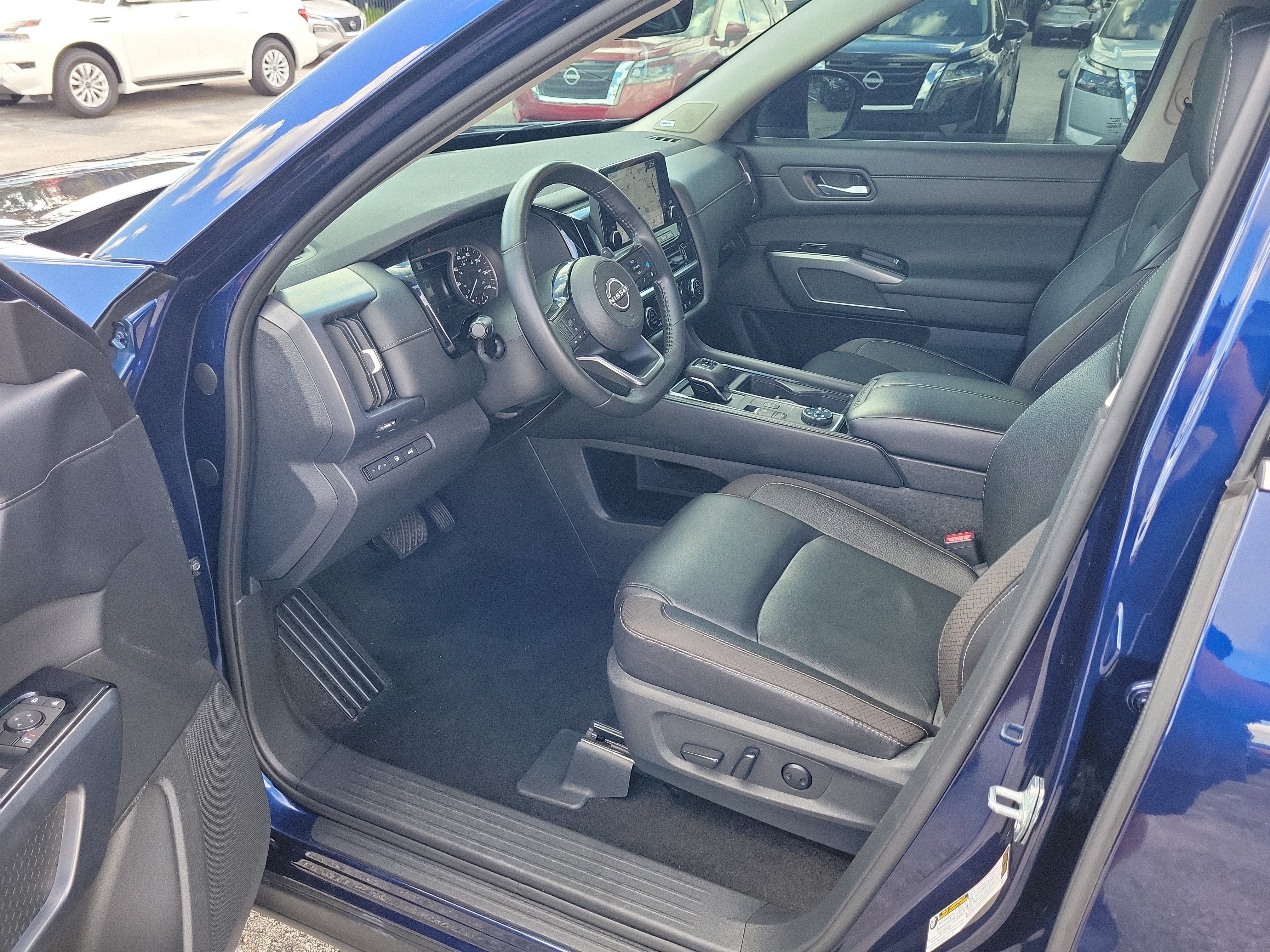 2024 Nissan Pathfinder SL