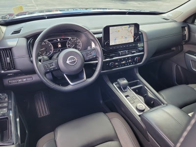 2024 Nissan Pathfinder SL