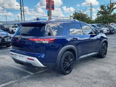 2024 Nissan Pathfinder SL