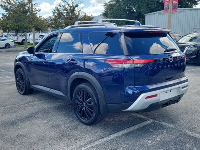 2024 Nissan Pathfinder SL