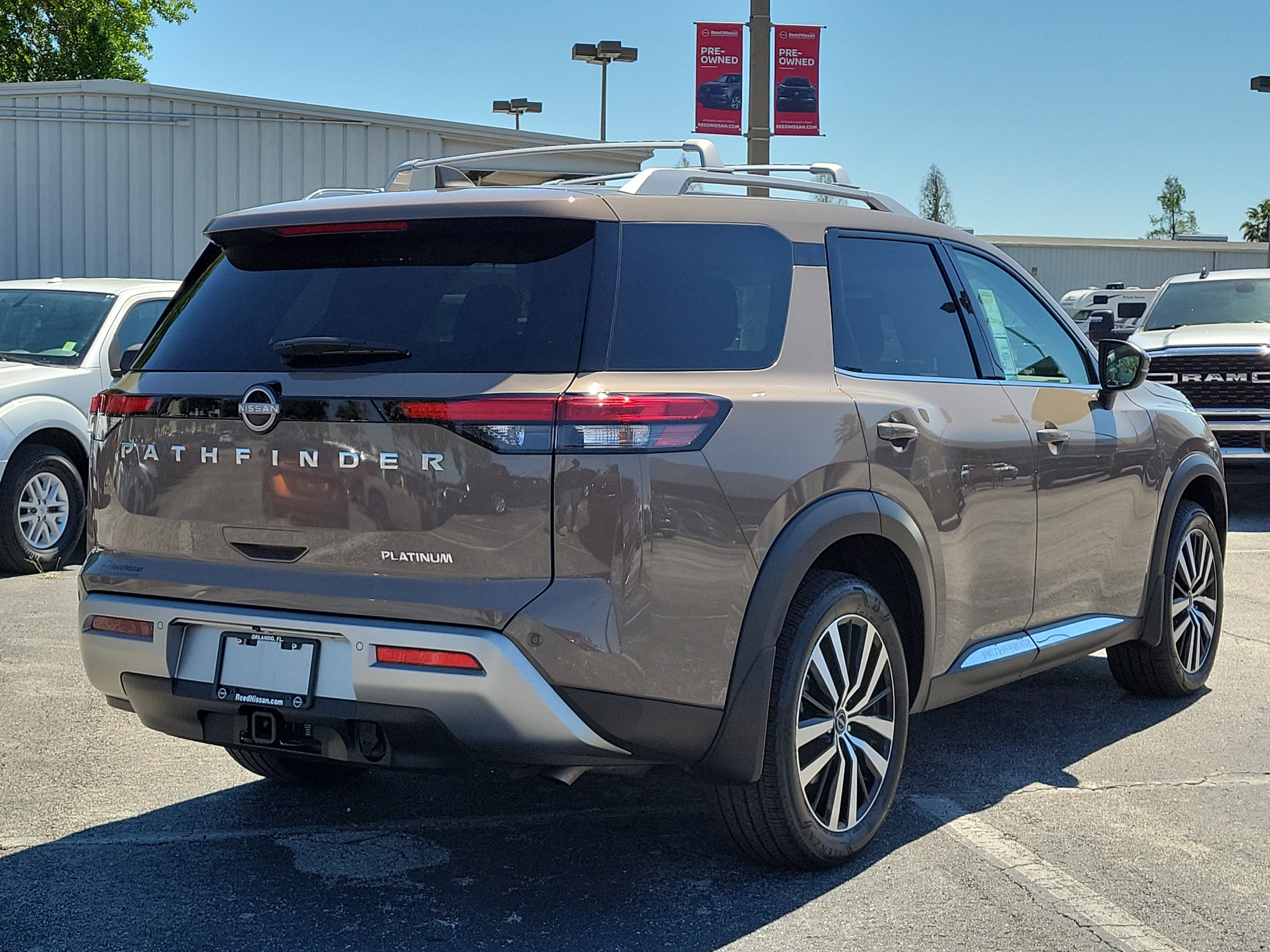 2025 Nissan Pathfinder Platinum