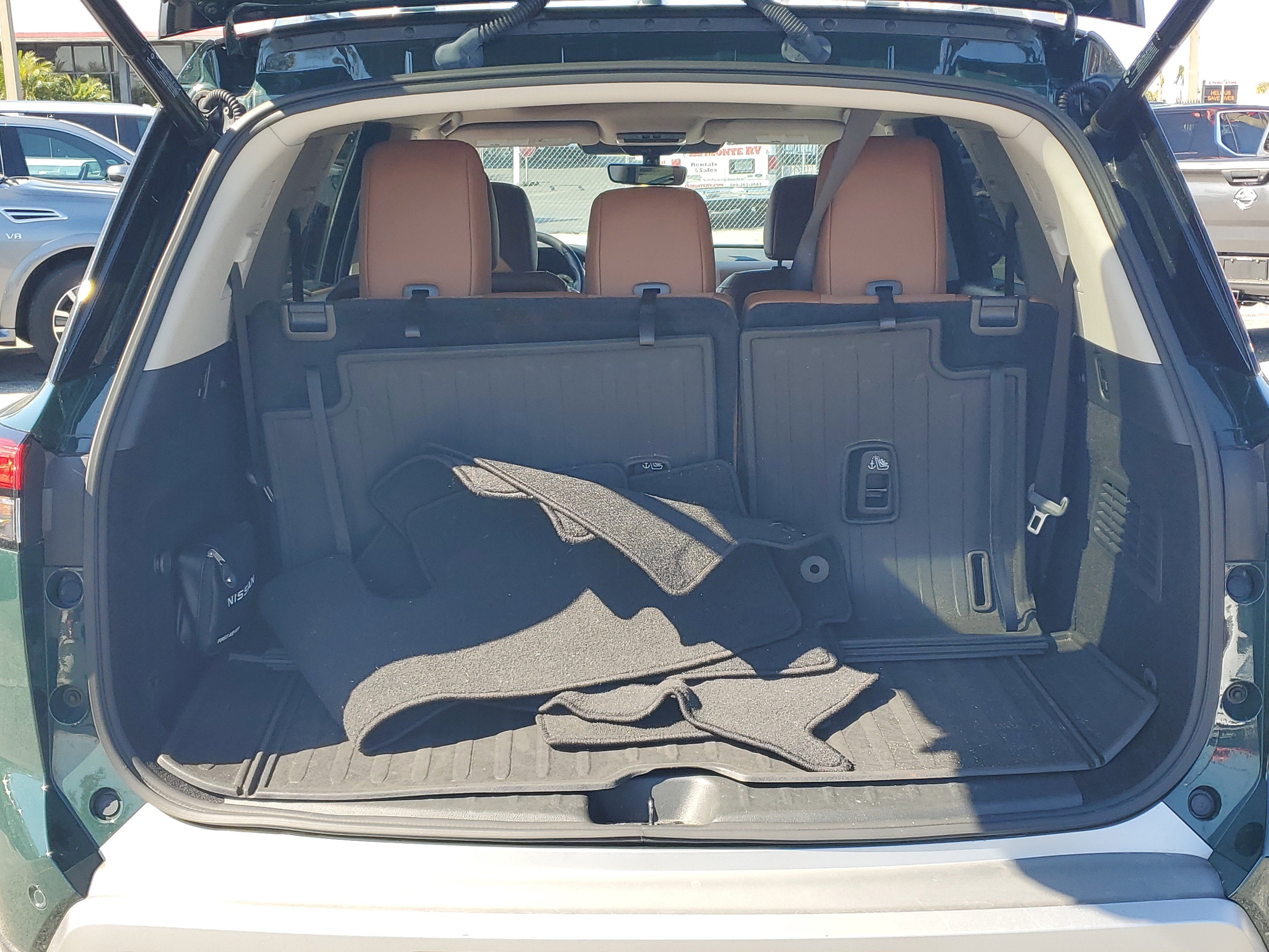 2023 Nissan Pathfinder Platinum