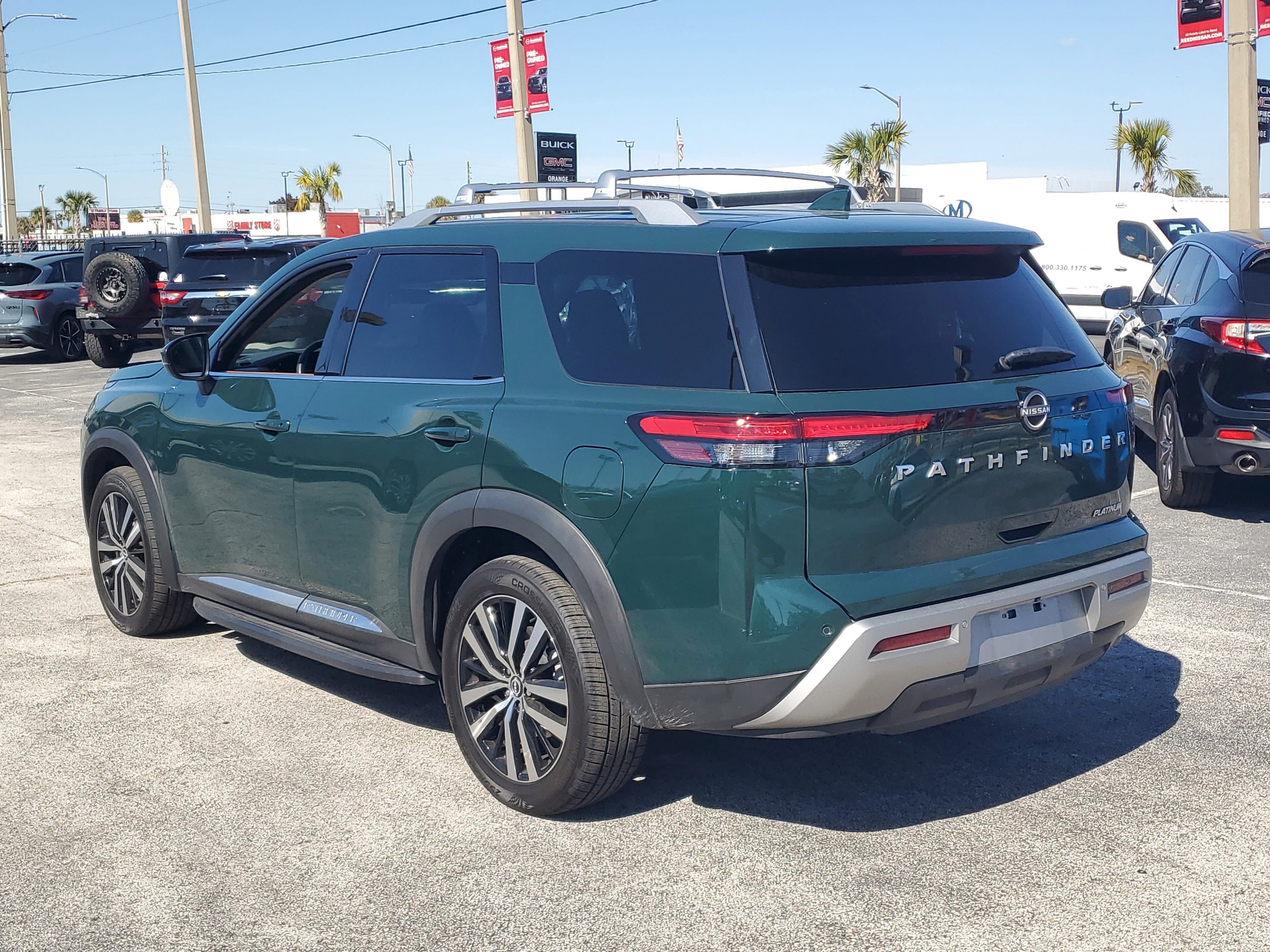 2023 Nissan Pathfinder Platinum