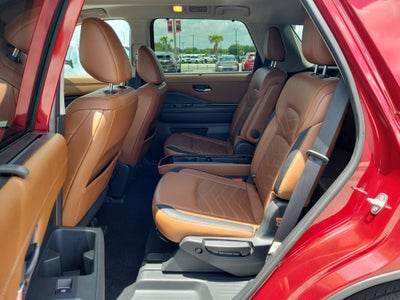 2022 Nissan Pathfinder Platinum