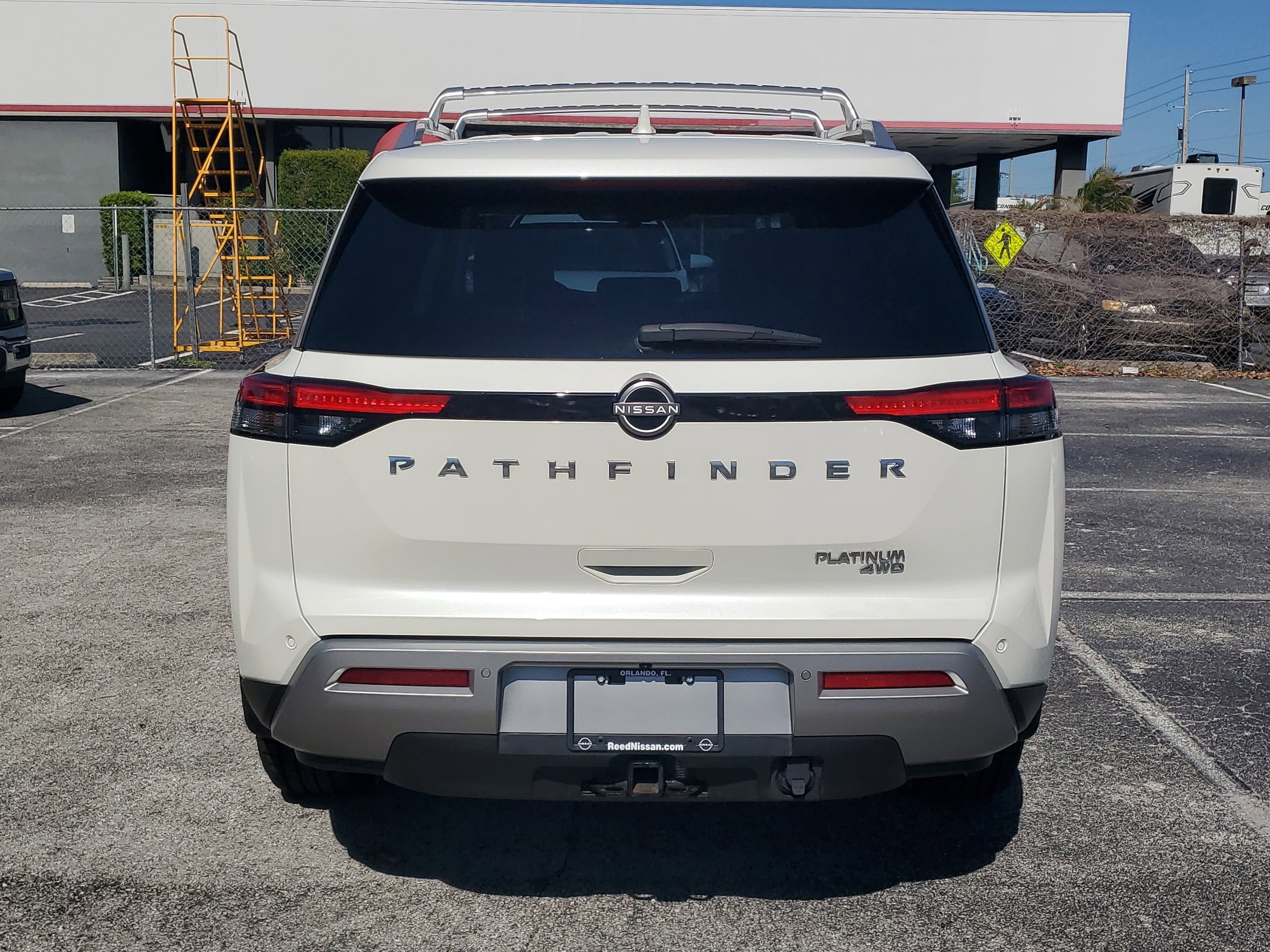 2023 Nissan Pathfinder Platinum