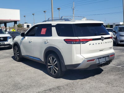 2023 Nissan Pathfinder Platinum