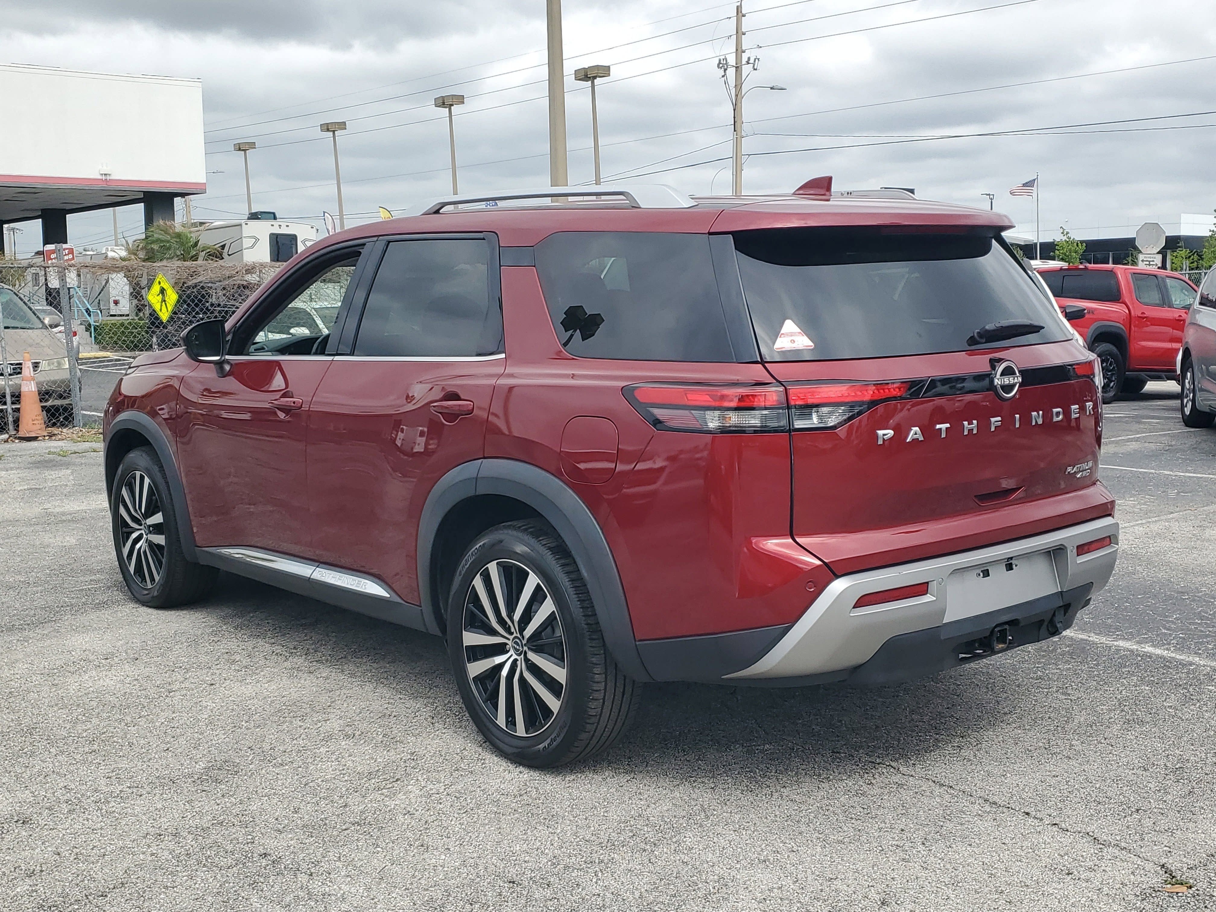 2023 Nissan Pathfinder Platinum