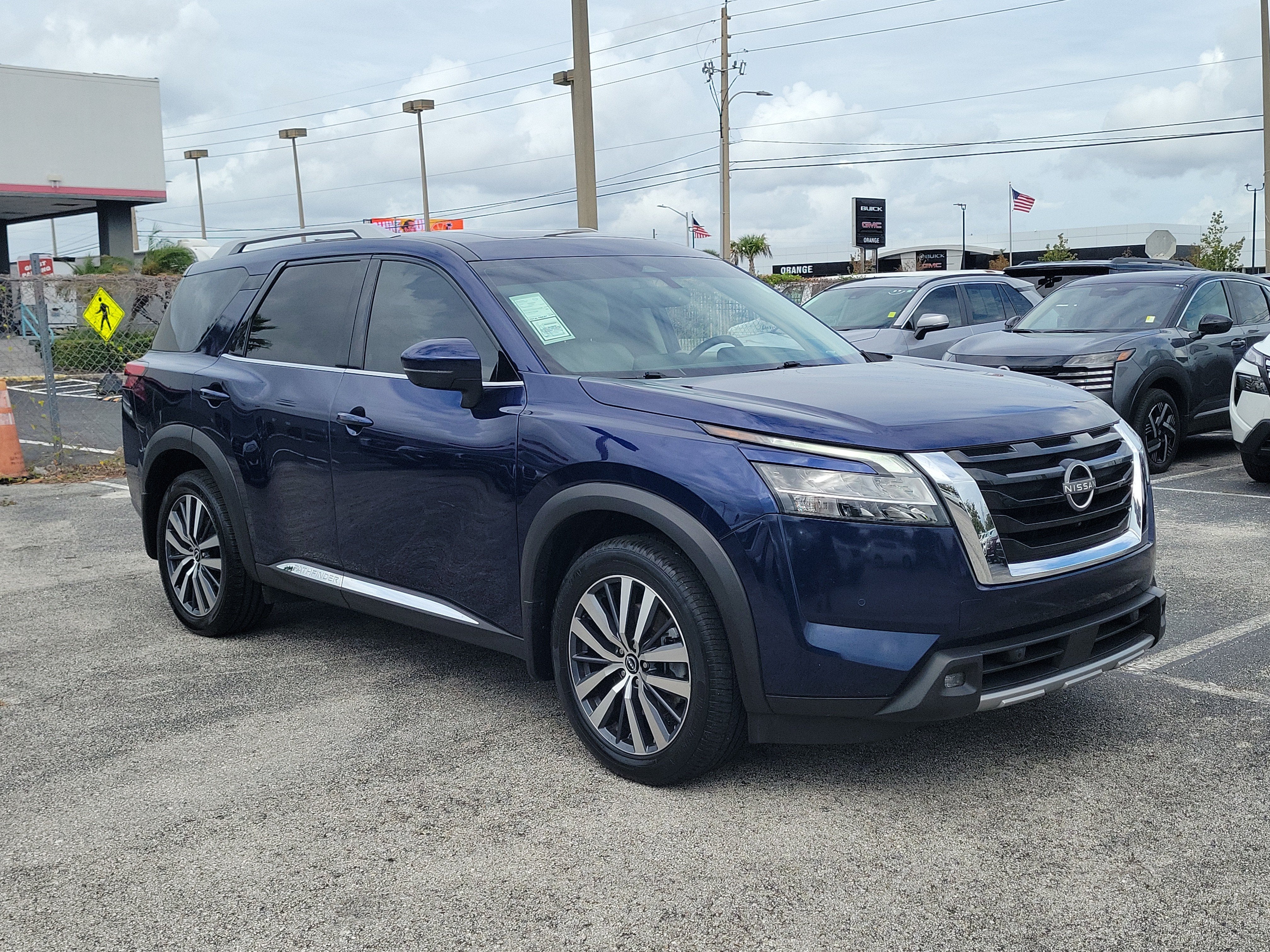 2022 Nissan Pathfinder Platinum