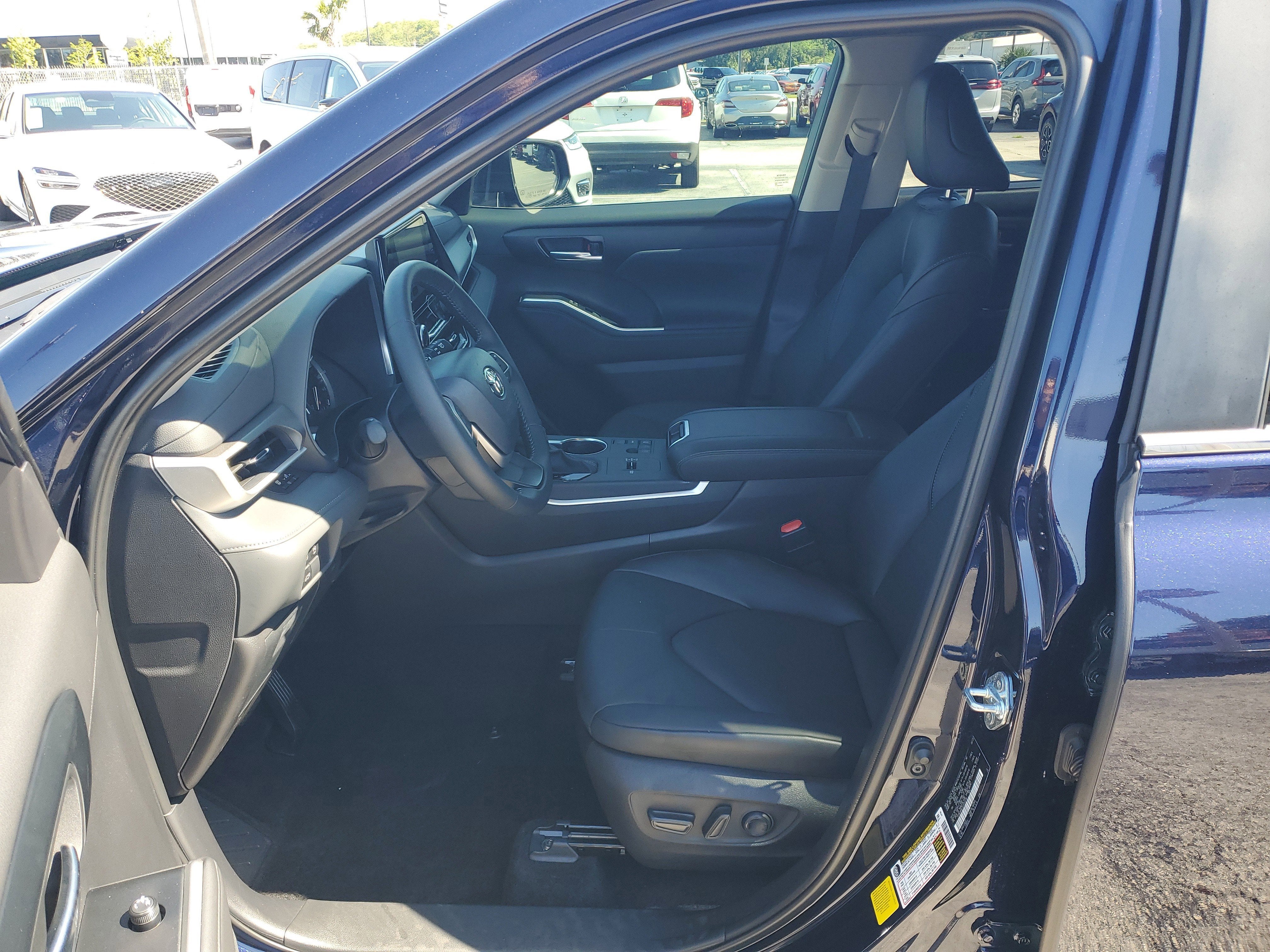 2025 Toyota Highlander XLE