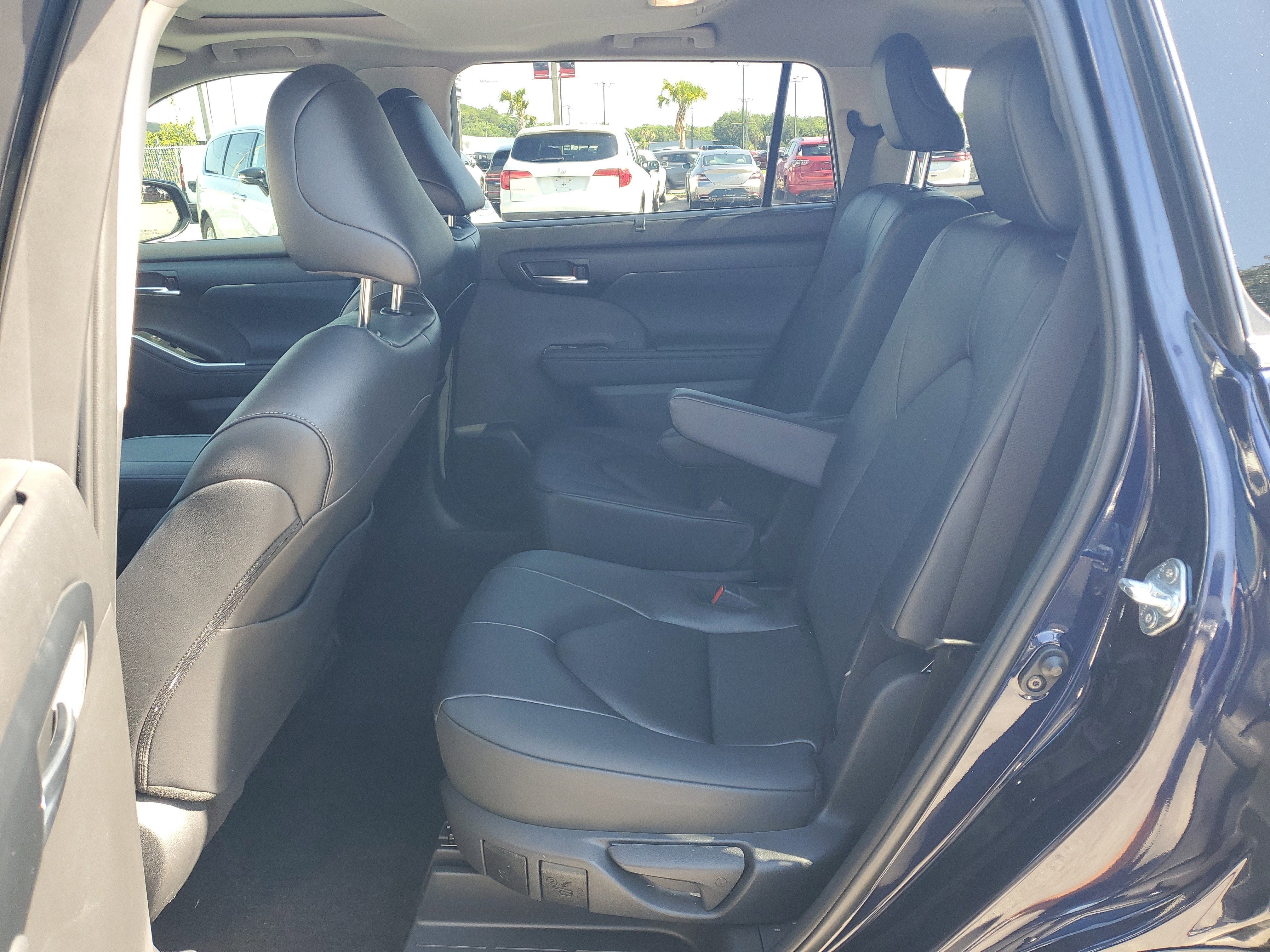 2025 Toyota Highlander XLE