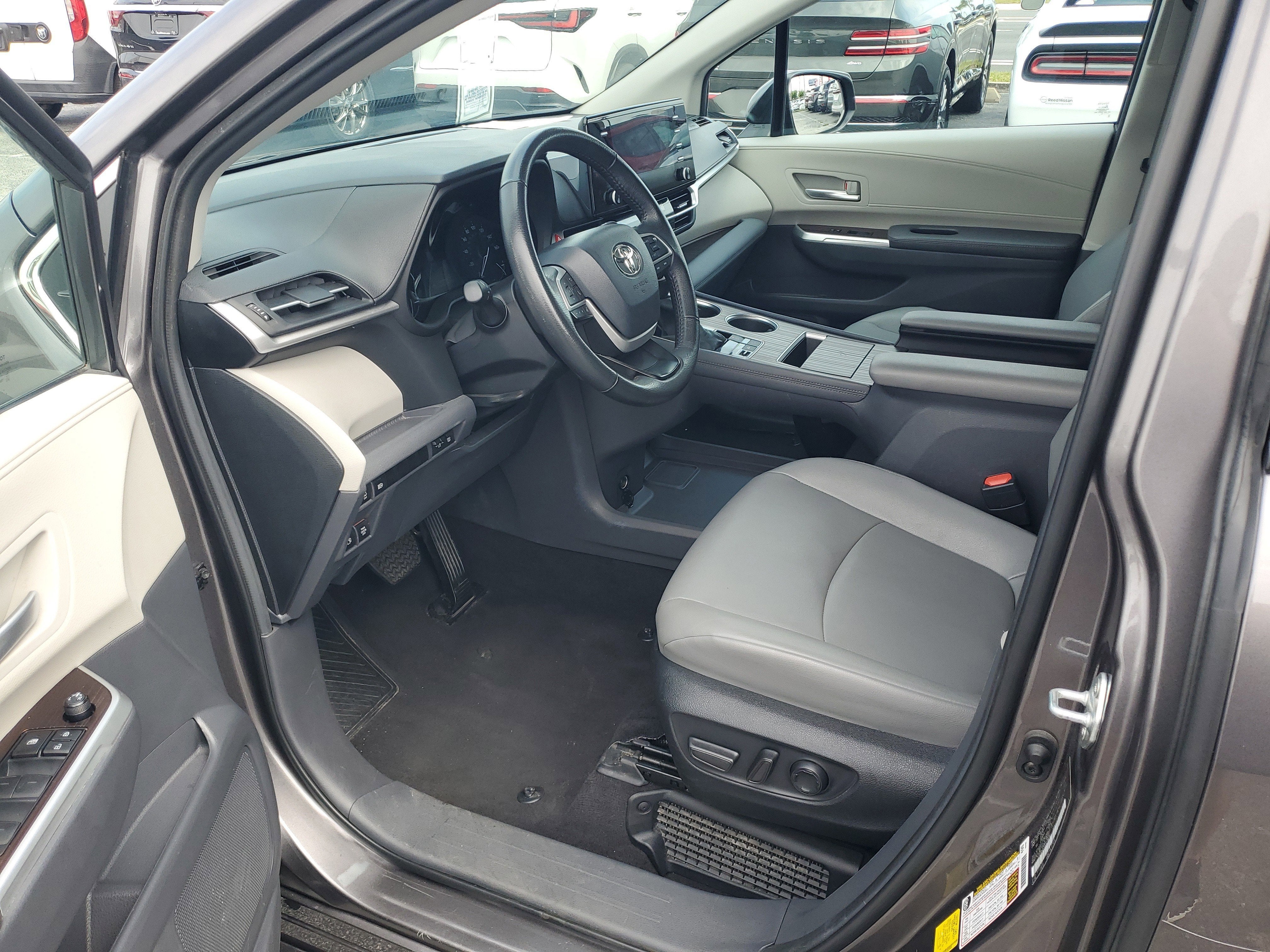 2024 Toyota Sienna XLE
