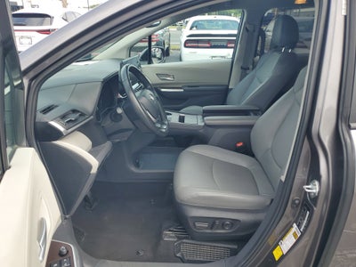 2024 Toyota Sienna XLE
