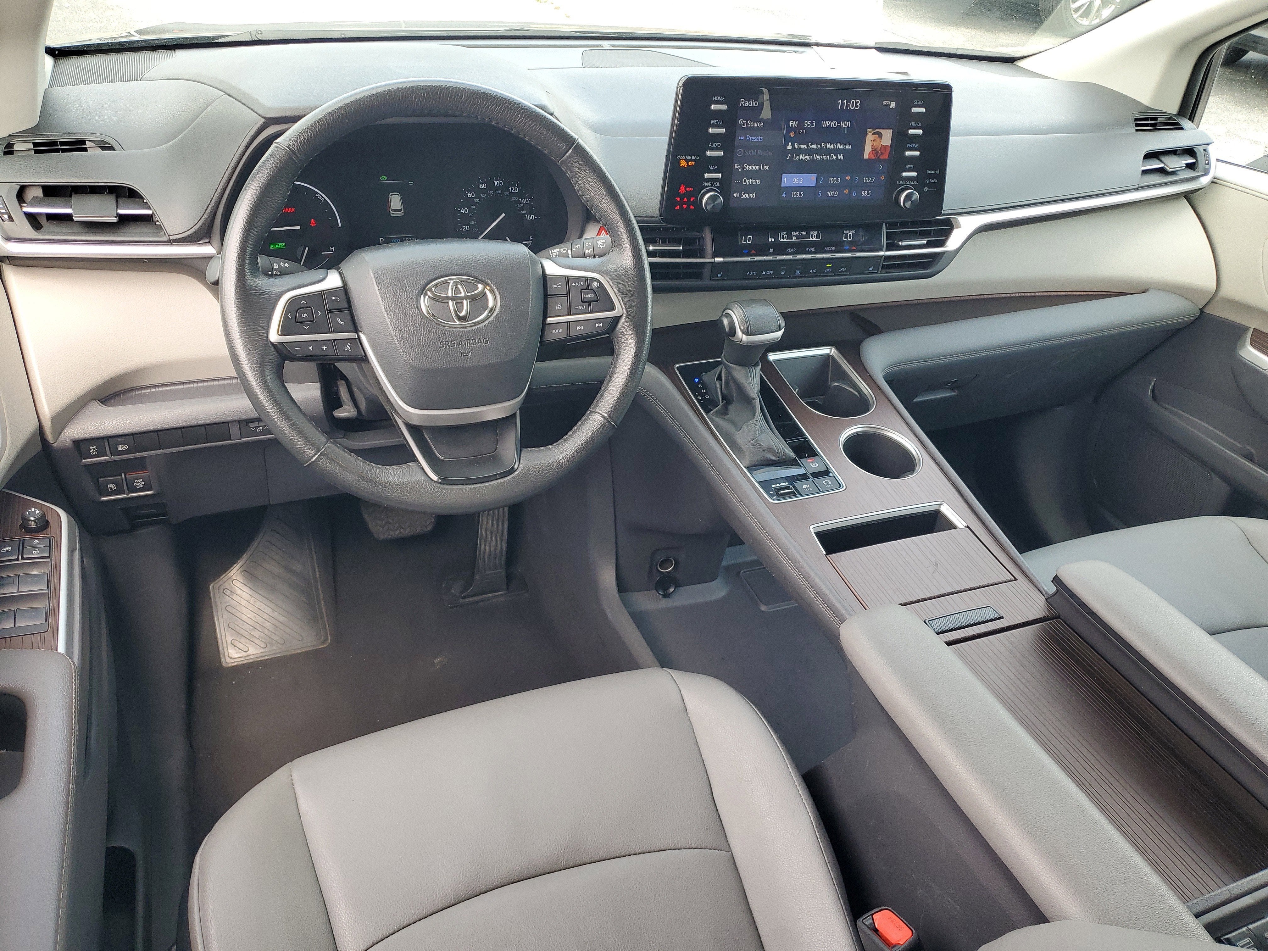 2024 Toyota Sienna XLE