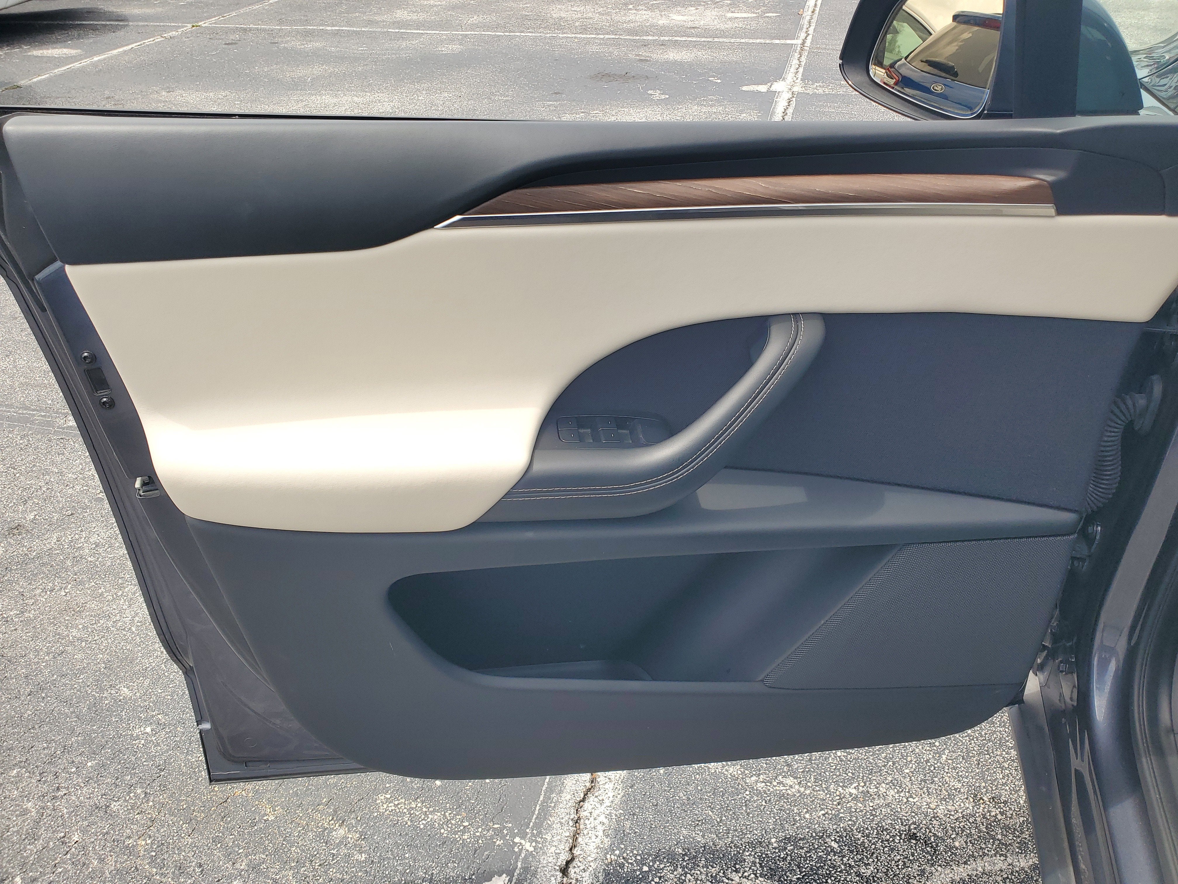 2023 Tesla Model X Standard Range