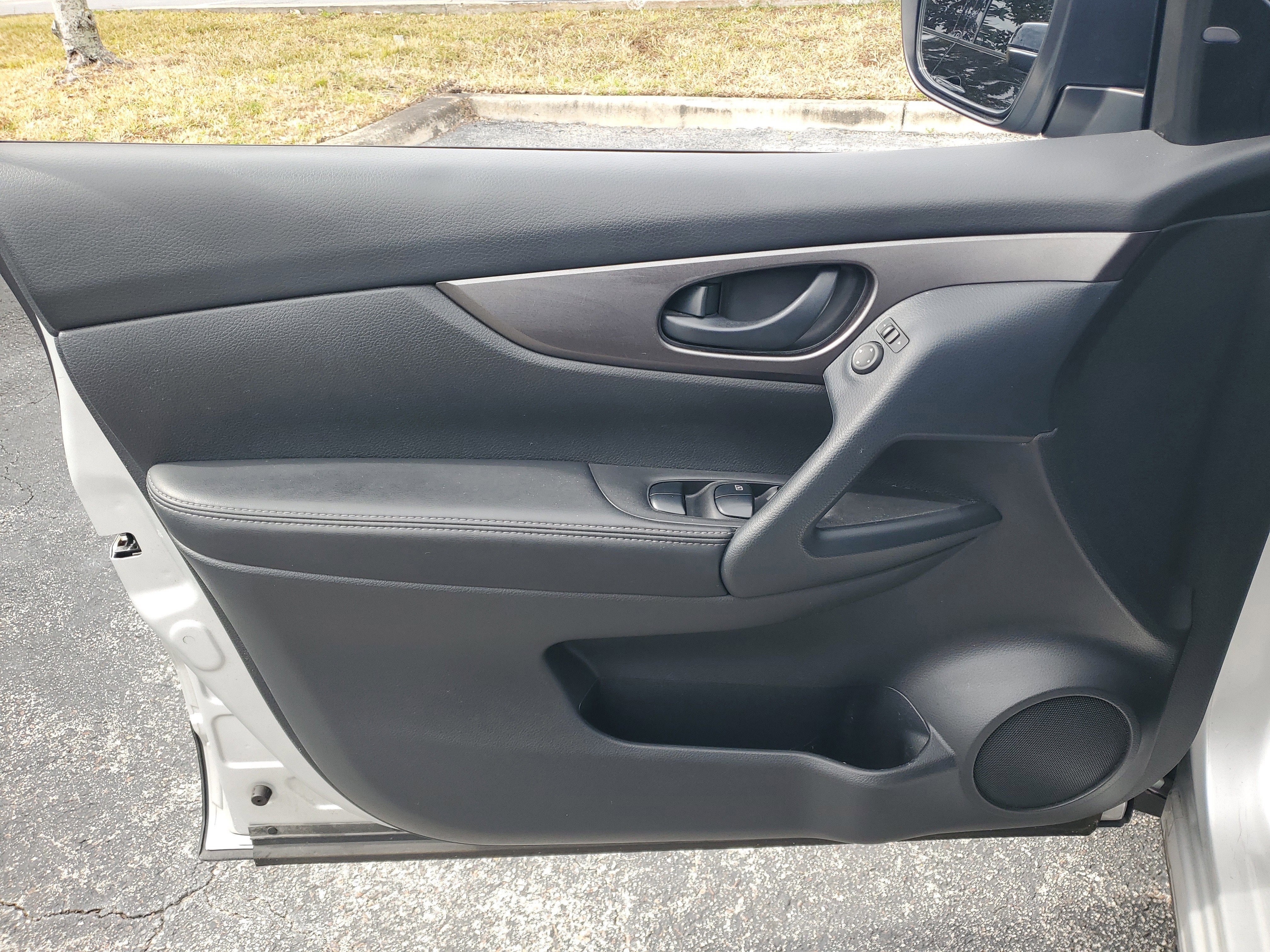 2022 Nissan Rogue Sport S