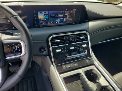 2025 Nissan Armada SV