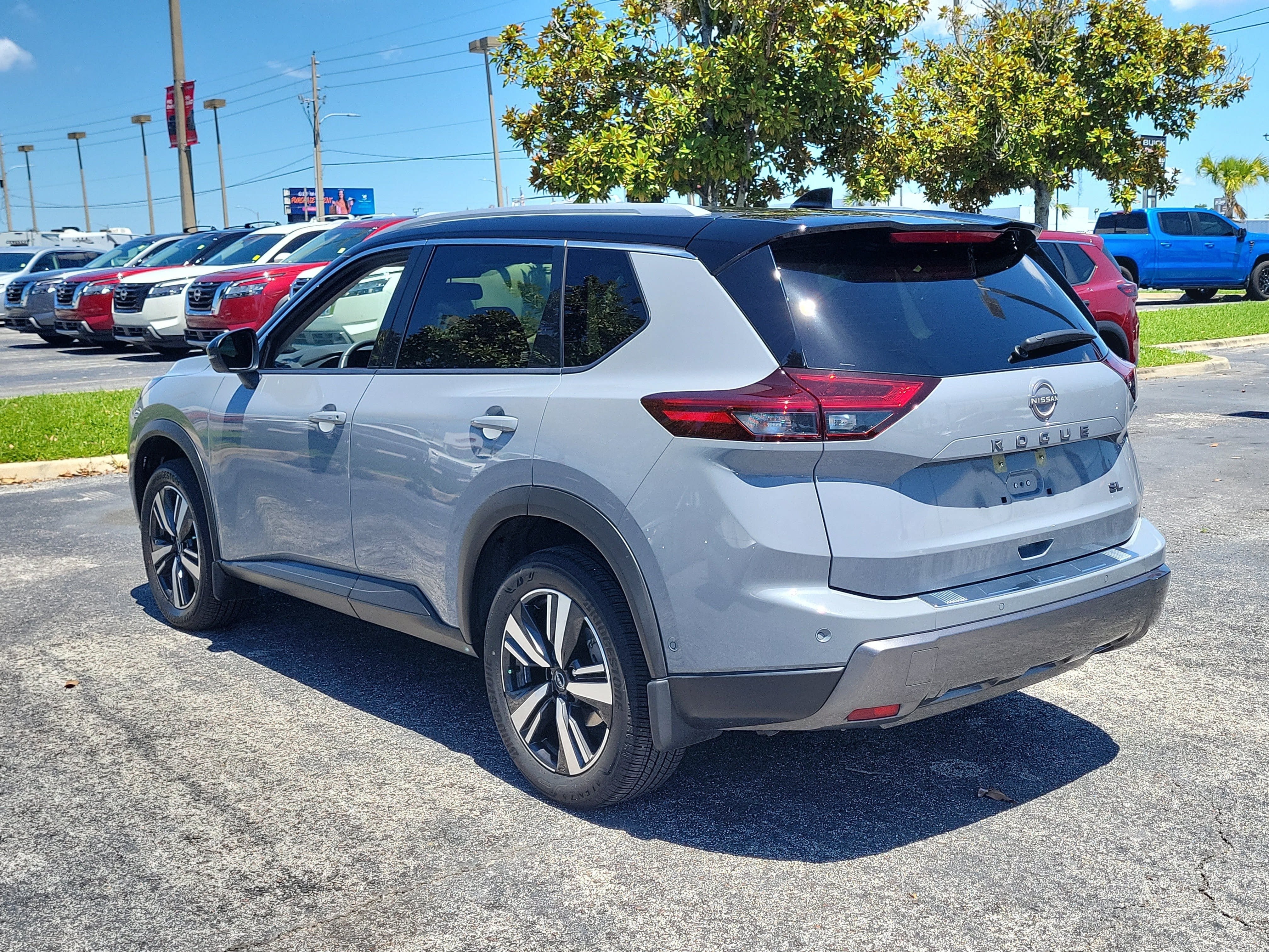 2024 Nissan Rogue SL