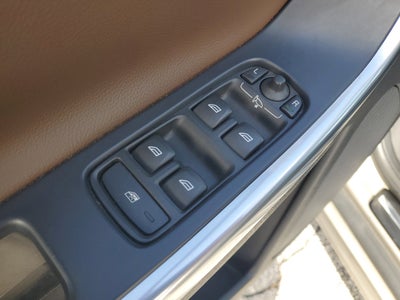 2016 Volvo XC60 T5 Drive-E Premier