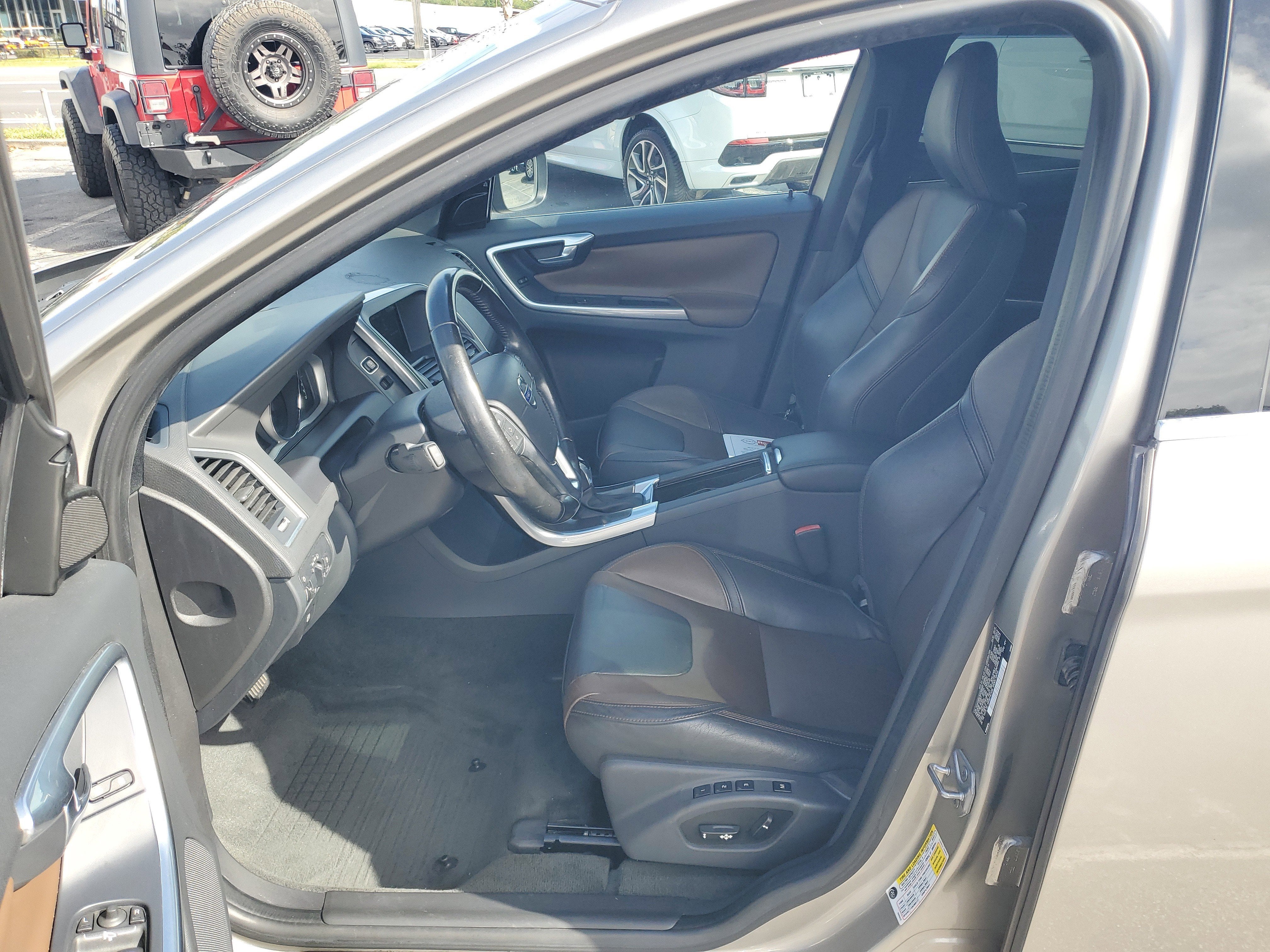 2016 Volvo XC60 T5 Drive-E Premier