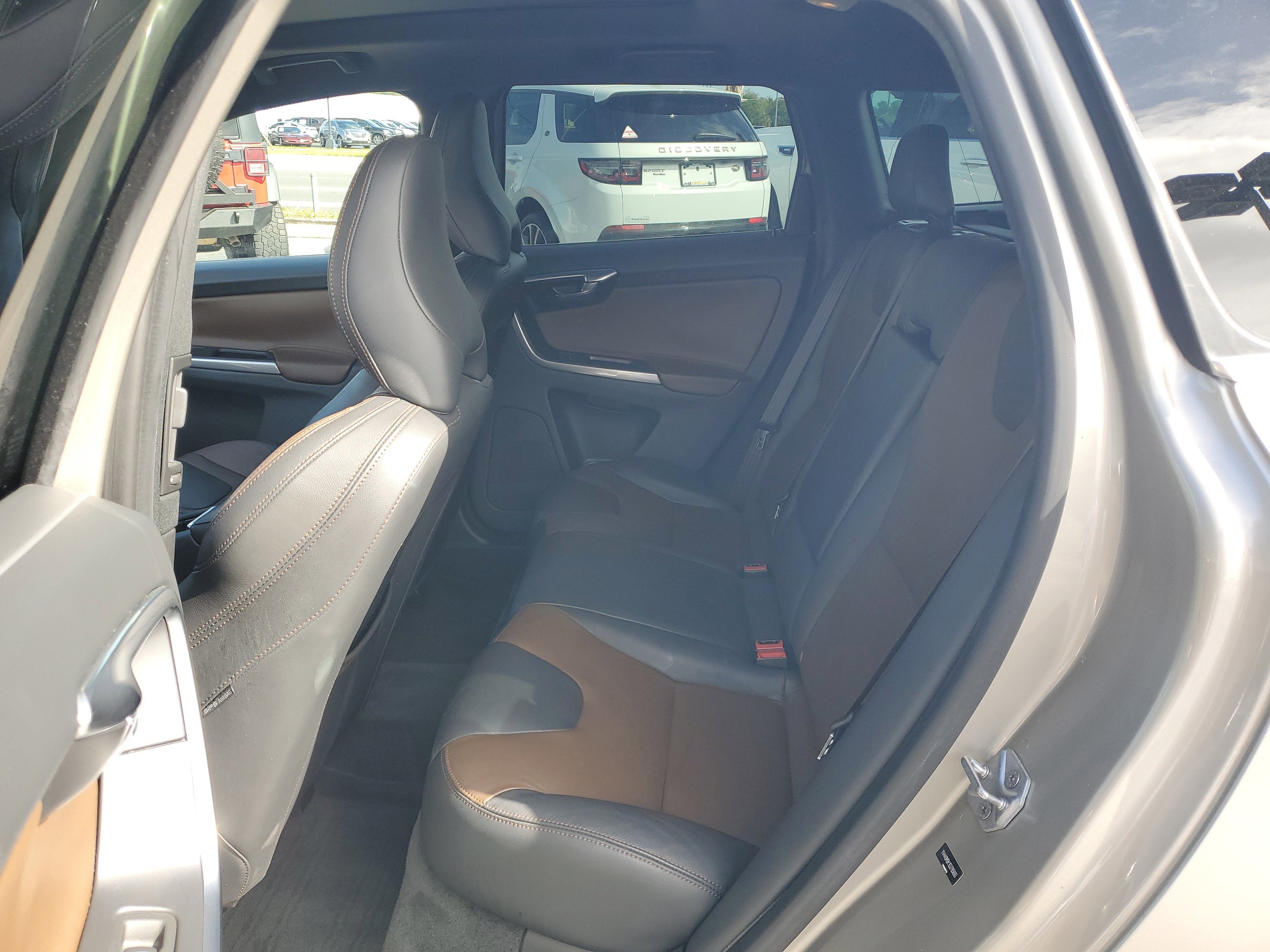 2016 Volvo XC60 T5 Drive-E Premier