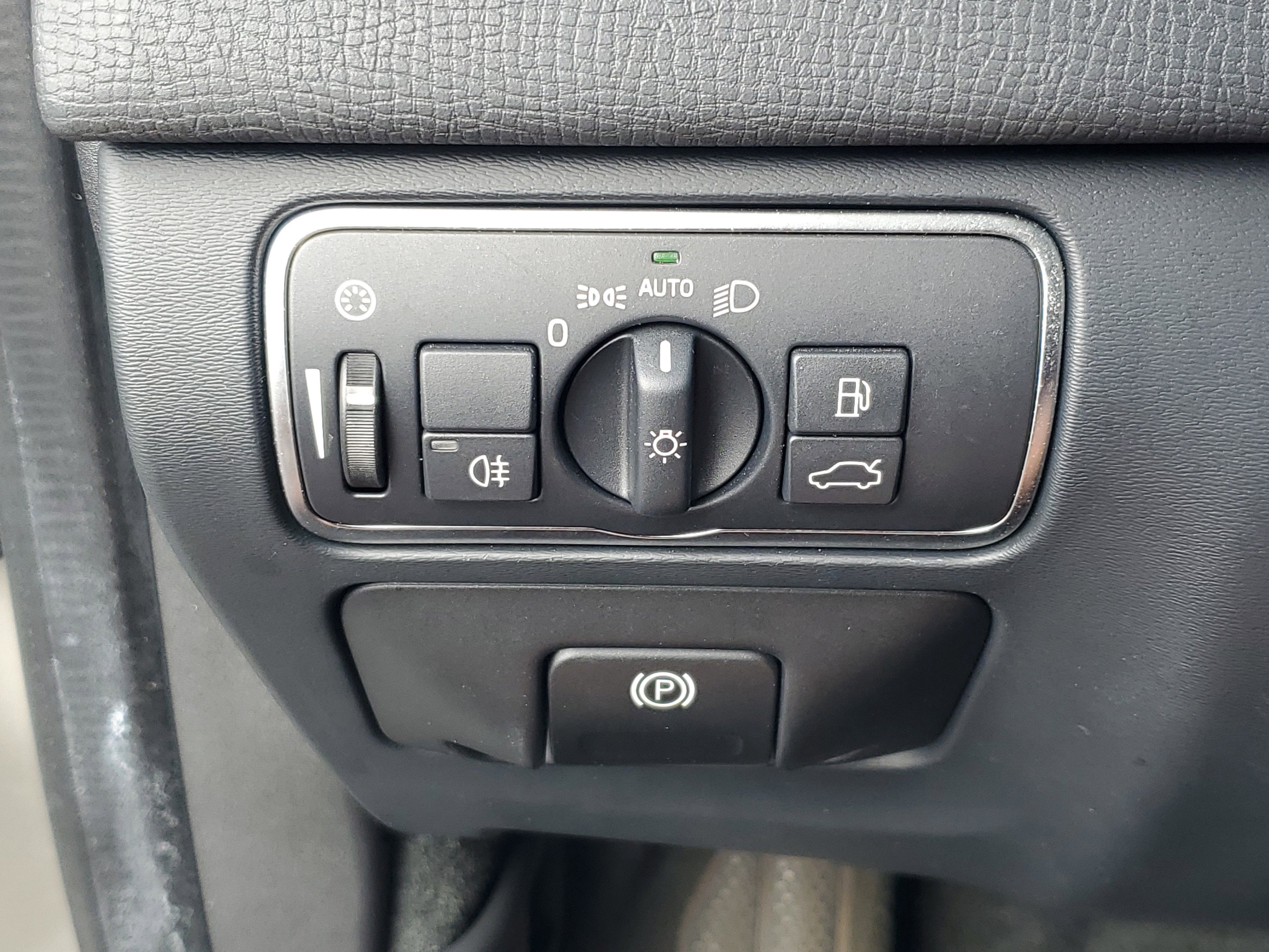 2016 Volvo XC60 T5 Drive-E Premier