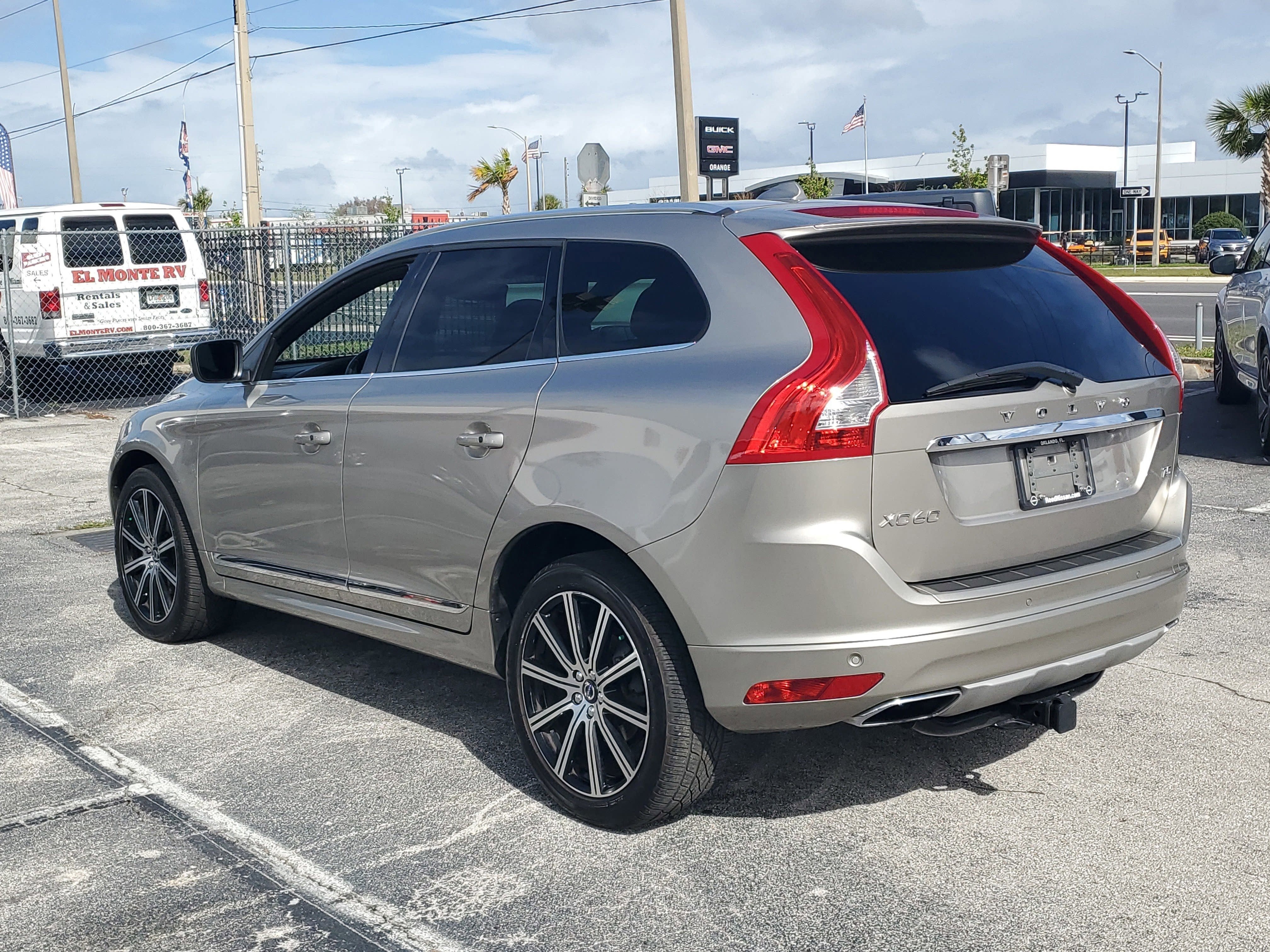2016 Volvo XC60 T5 Drive-E Premier