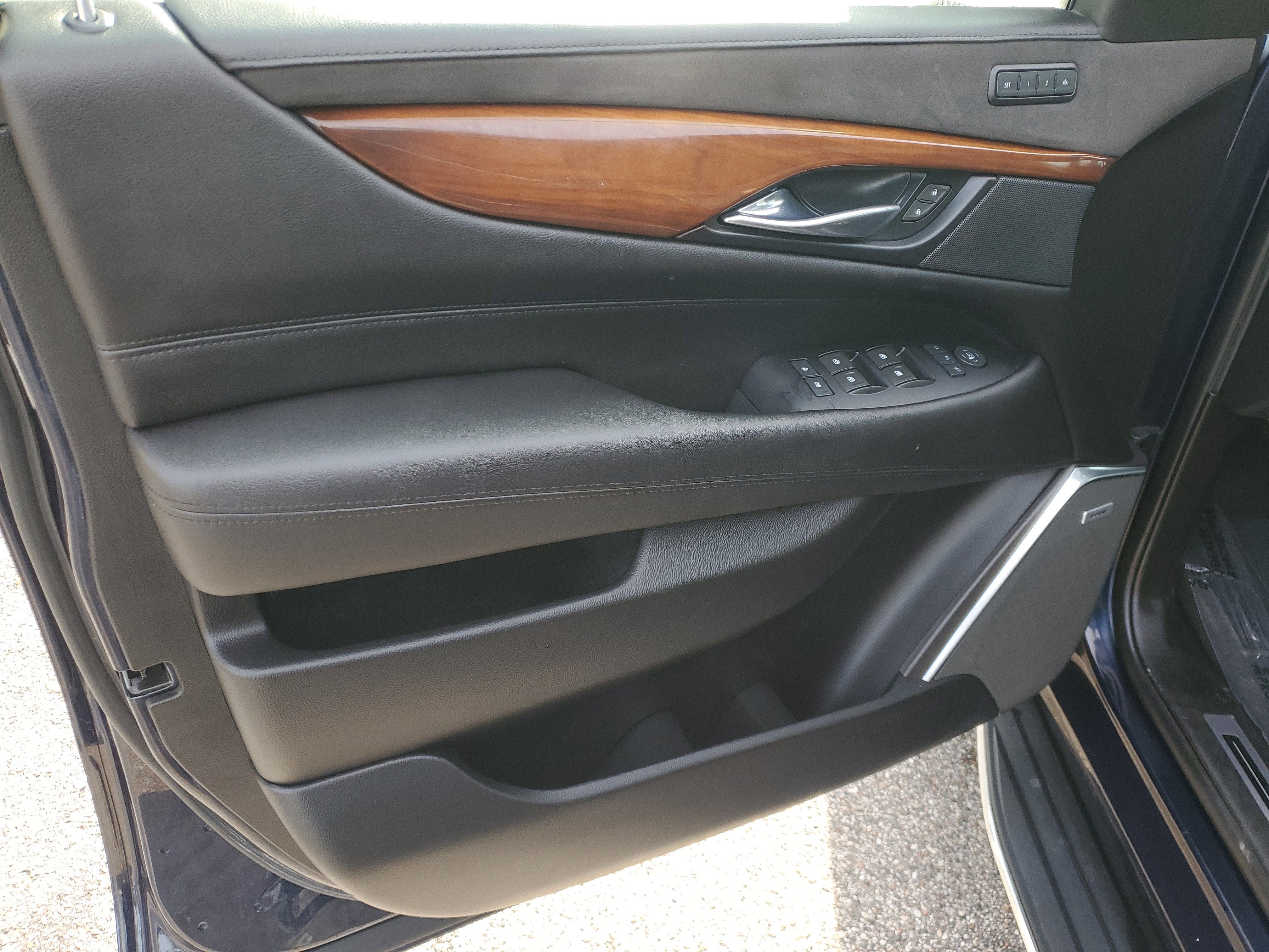 2019 Cadillac Escalade Luxury